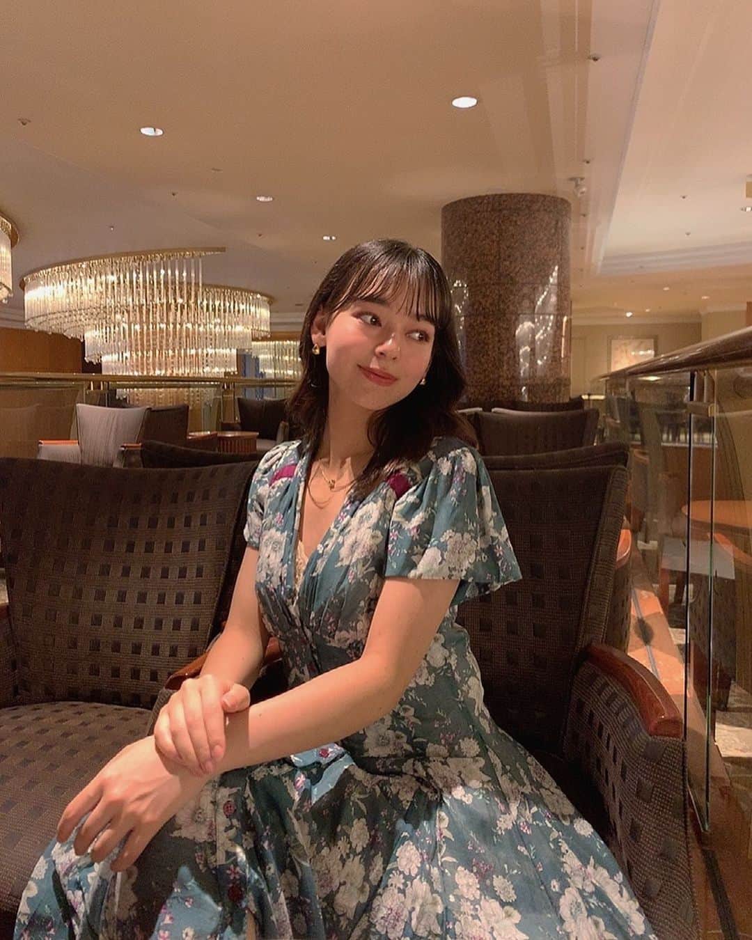 のインスタグラム：「👗🦋  #starjewelry #onepiece #floral #ワンピース #横浜」