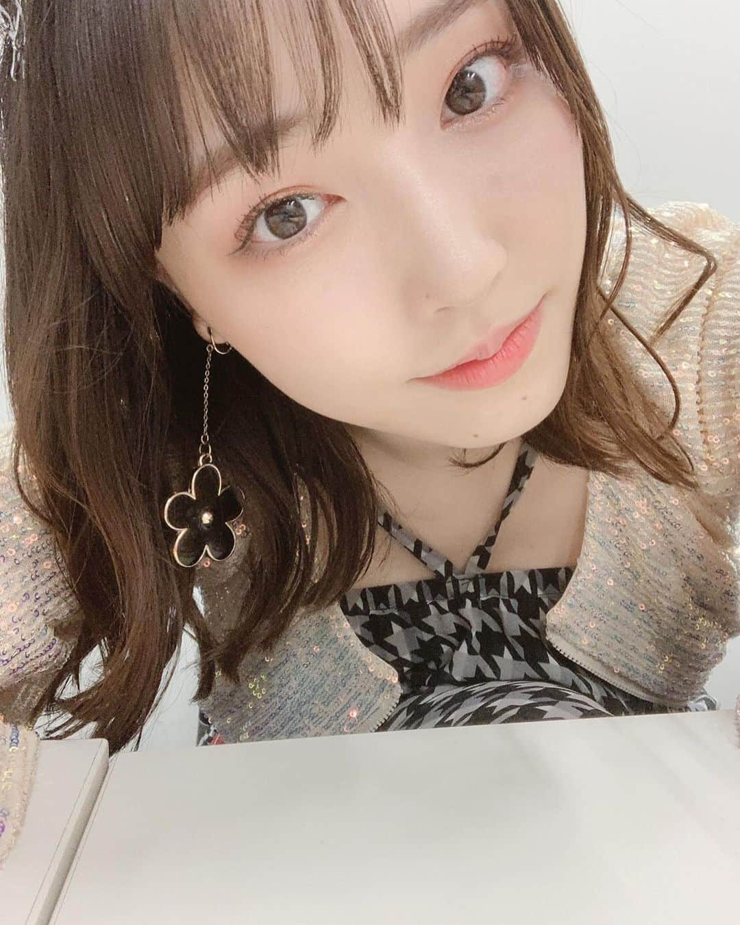 譜久村聖さんのインスタグラム写真 - (譜久村聖Instagram)「久しぶりにこの衣装着ました♡  何の衣装かわかるかな?! このツアーDVD好きで よく観ます(*´-`*)  お家でDVD観るの楽しいよね  #morningmusume21 #モーニング娘21 #譜久村聖 #衣装 #メイク濃いめ #おめめぎゅいん #KOKOROKARADA #ツアー」7月5日 22時00分 - mizuki_fukumura.official