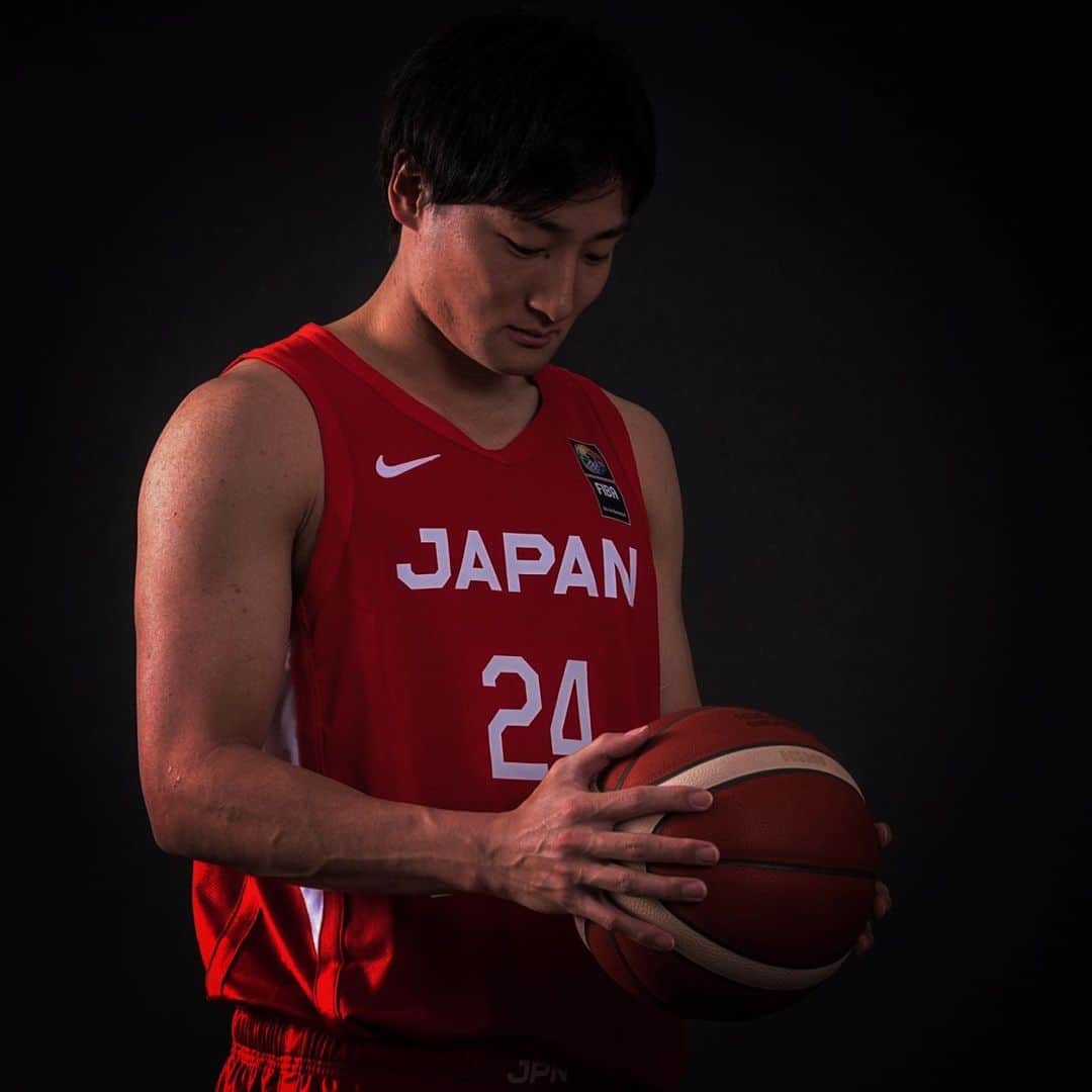 田中大貴のインスタグラム：「東京オリンピック日本代表のメンバーに選出して頂きました。 この光栄な機会に感謝して 強い覚悟と責任を持って コートの上に立ちたいと思います。」