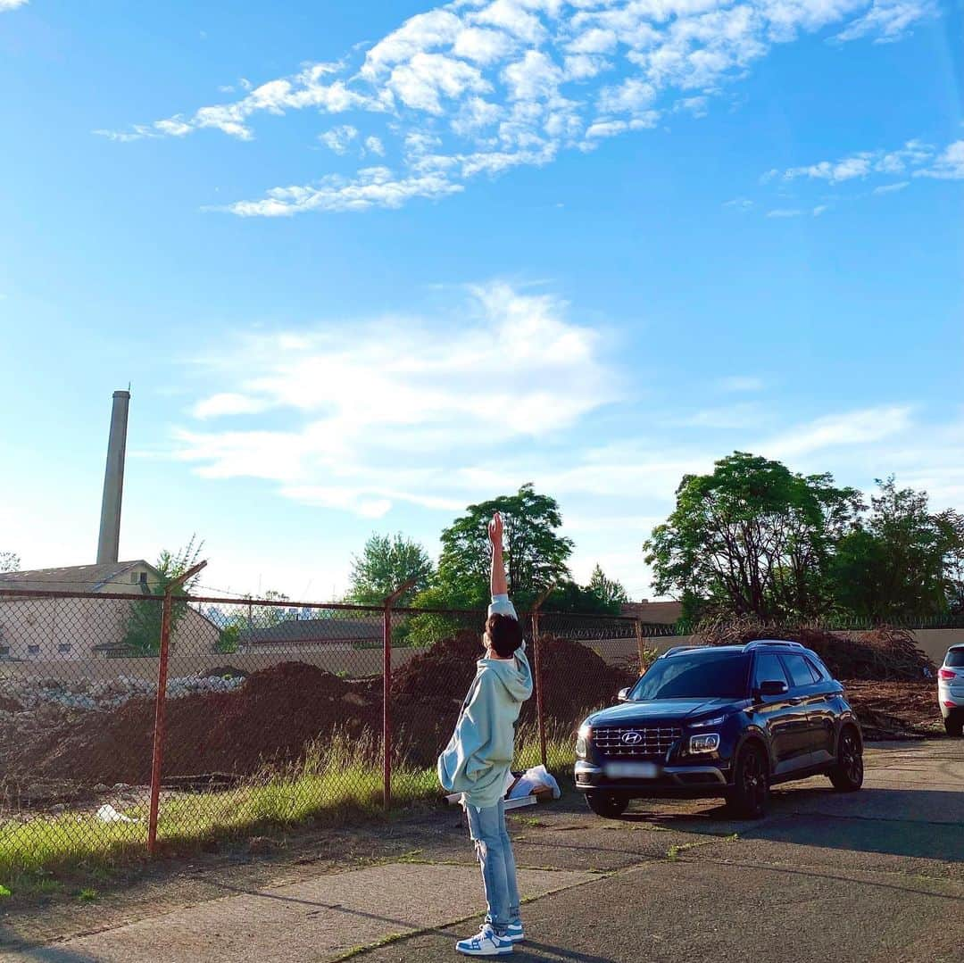 ドギョムさんのインスタグラム写真 - (ドギョムInstagram)「☁️」7月5日 23時01分 - dk_is_dokyeom