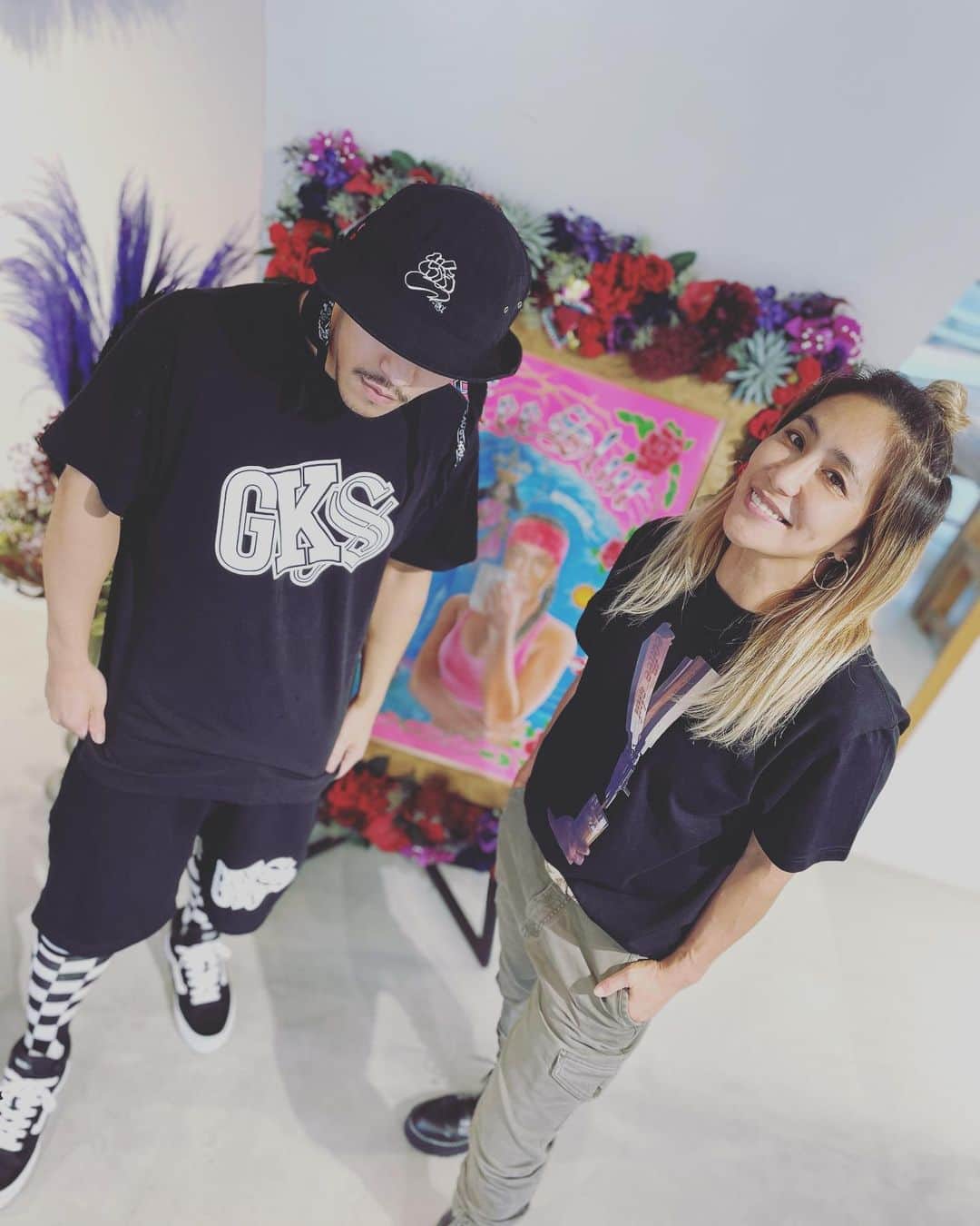 山本アーセンのインスタグラム：「Mother and son Boss and Employee Fighter and Coach  And she is my best friend  . @miyuu__yamamoto  @coffeesluttokyo_popups  @gks_life_gose_on  @cbdfx.jp  #BFF #Mom #givethanks」