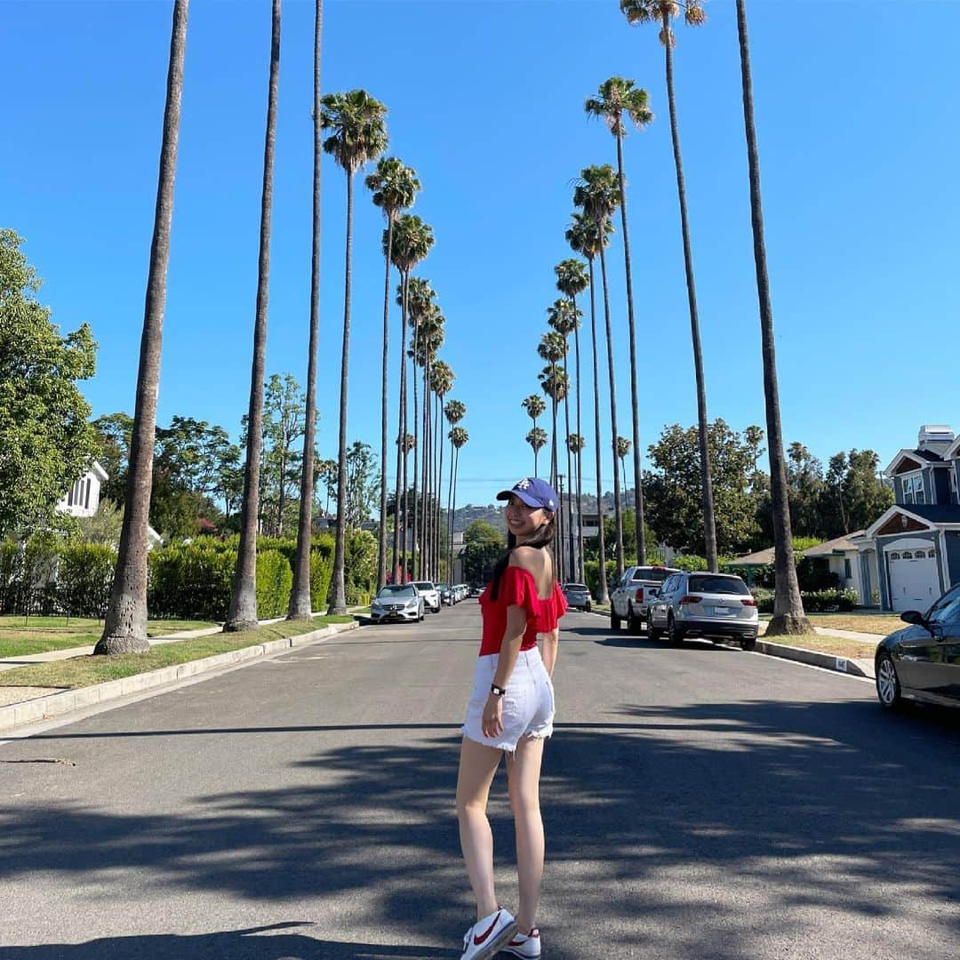 空まどかのインスタグラム：「Happy 4th🇺🇸✨  今年もBlue & Red & White で💙❤️🤍  #4thofjuly #losangeles」