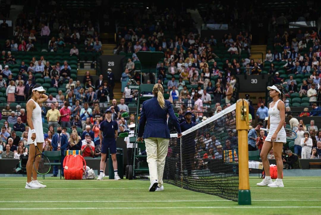 アイラ・トムリャノビッチのインスタグラム：「Just wanted to take a moment and wish @emmaraducanu all the best after tonight.  I know it feels heartbreaking now but I have no doubt you will come back stronger and better.  Congratulations on an incredible Wimbledon 💚💜」