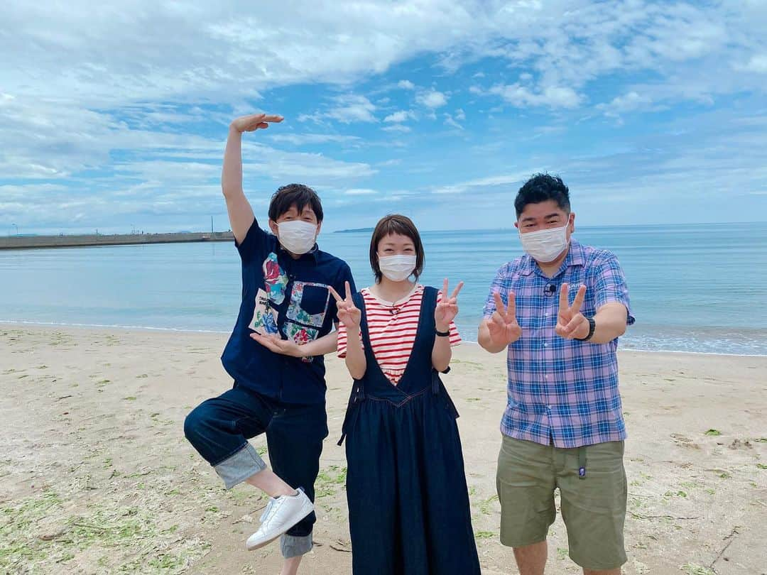 小雪さんのインスタグラム写真 - (小雪Instagram)「この3人でロケは初めて！ 面白いおじさんに囲まれて楽しかったです😜 最近イッセーさんとロケが多いので 会話が父ちゃんと娘みたいになってます。笑  ちょっと先ですが📺 テレQおとななテレビ 7月24日(土)放送予定です！  ロケ車の中では 人生トーク。勉強になります🥸笑  また3人でロケ行きたいなぁ〜  #珍しい3人」6月12日 17時53分 - koyuki2