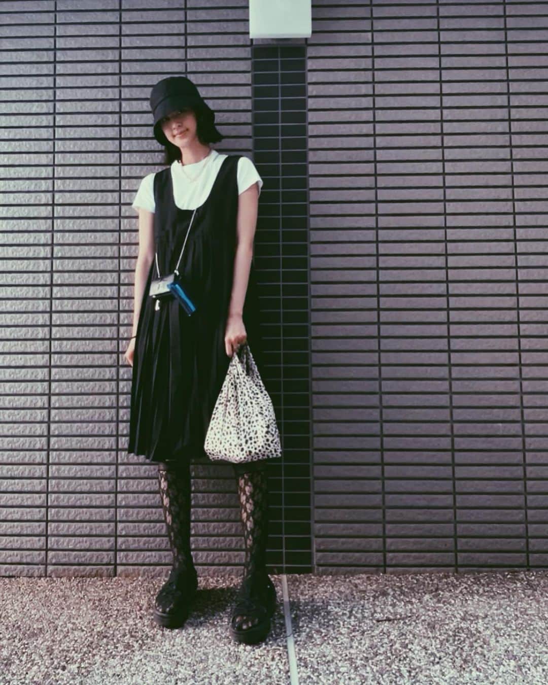 青野楓のインスタグラム：「ふく🐼🌚🍙⚽️🎱  #kaede626style #ファッション#コーデ#fashion#ootd#outfit」