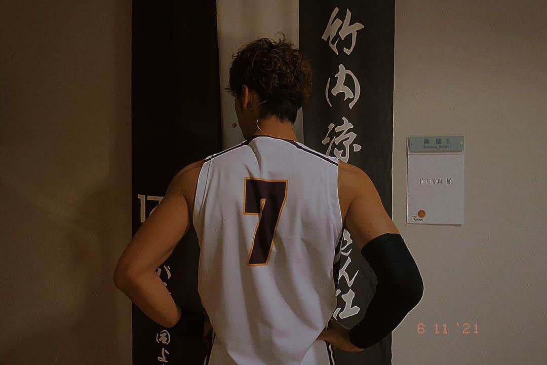 竹内涼真のインスタグラム：「musical　#17again   　　　　　　in  兵庫  　　今日も劇場でお待ちしてます❗️」