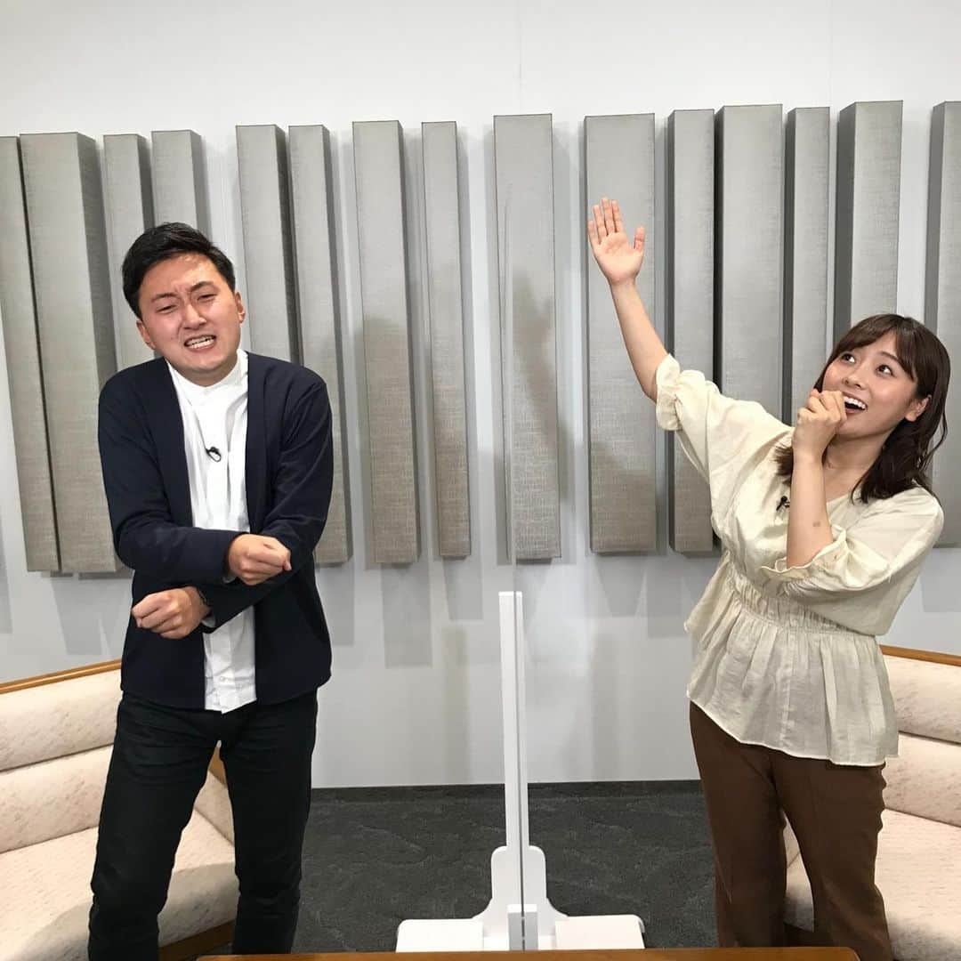 宮澤奎太のインスタグラム：「来週のアナルームは 同期の2人でお届け。  大好きな歌とドラムでリズムに乗る2人、果たして会話のリズムは噛み合うのか…？  @yuna.nagashima_kkt   #アナルーム #kkt #歌うことが好きな永島アナ #でも全然歌ってくれない #入社直後 #ヒトカラが好きって言ってたな #落ち着いたら #みんなで行こうぜ #永島由菜 #宮澤奎太 #アナウンサー #2019年入社ゴールデンコンビ」