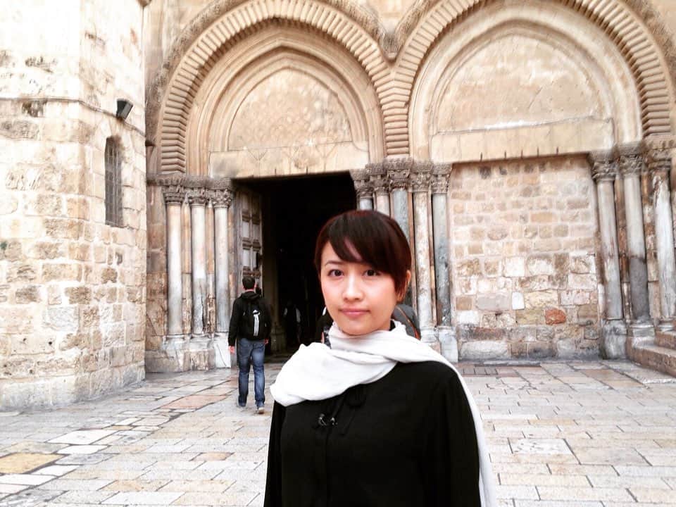 相内優香さんのインスタグラム写真 - (相内優香Instagram)「ユダヤ教、キリスト教、イスラム教、3つの宗教の聖地があるエルサレム。初めて行ったときの衝撃は忘れられない。 人々の祈りが、なんというか“念”のようなものが空気に漂っていた。目に見えない世界ってあるのだと思った。 何度でも行きたい場所です。  #エルサレム #イスラエル」6月12日 14時27分 - yuuka_aiuchi