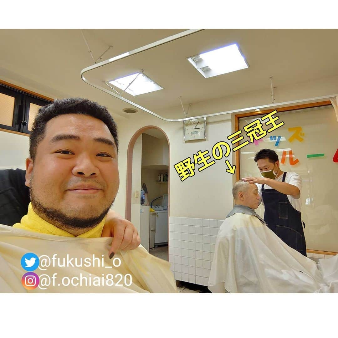 落合福嗣さんのインスタグラム写真 - (落合福嗣Instagram)「ヒゲを整えにいったら 落合博満いたわよ( ﾟдﾟ)  まあ一緒にきたんだけど♪～(´ε｀ )  #落合福嗣 #落合博満 #ラムール #床屋さん」6月12日 16時19分 - f.ochiai820