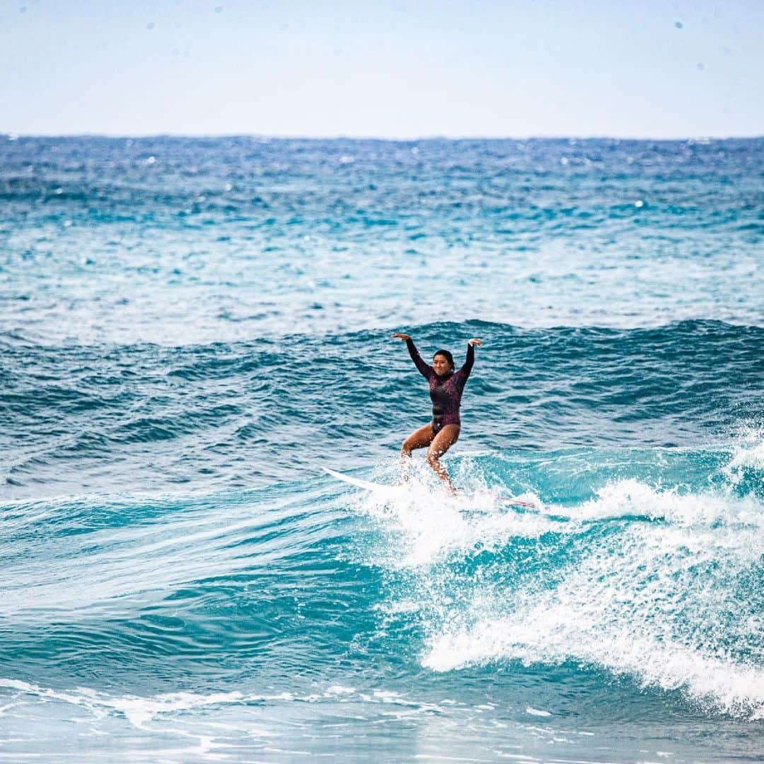 前田マヒナさんのインスタグラム写真 - (前田マヒナInstagram)「The queen of claiming of terrible waves 👑👑👑  @jackie_fiero」6月12日 16時35分 - mahinamaeda