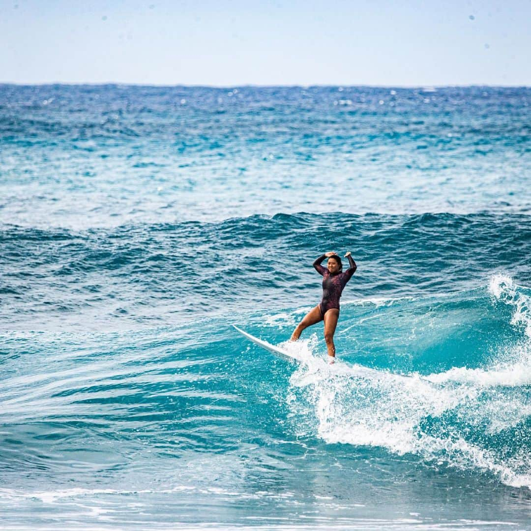 前田マヒナさんのインスタグラム写真 - (前田マヒナInstagram)「The queen of claiming of terrible waves 👑👑👑  @jackie_fiero」6月12日 16時35分 - mahinamaeda