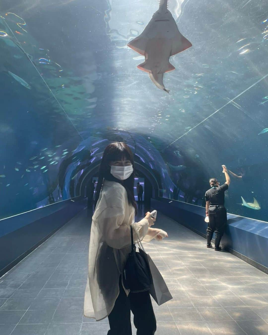 吉田莉桜さんのインスタグラム写真 - (吉田莉桜Instagram)「🐠🐠🐠 ・ ・ ・ ・ ・ 色んな水族館に行きたい…💭❤️ #水族館 #海」6月12日 19時14分 - yoshida_rio_official