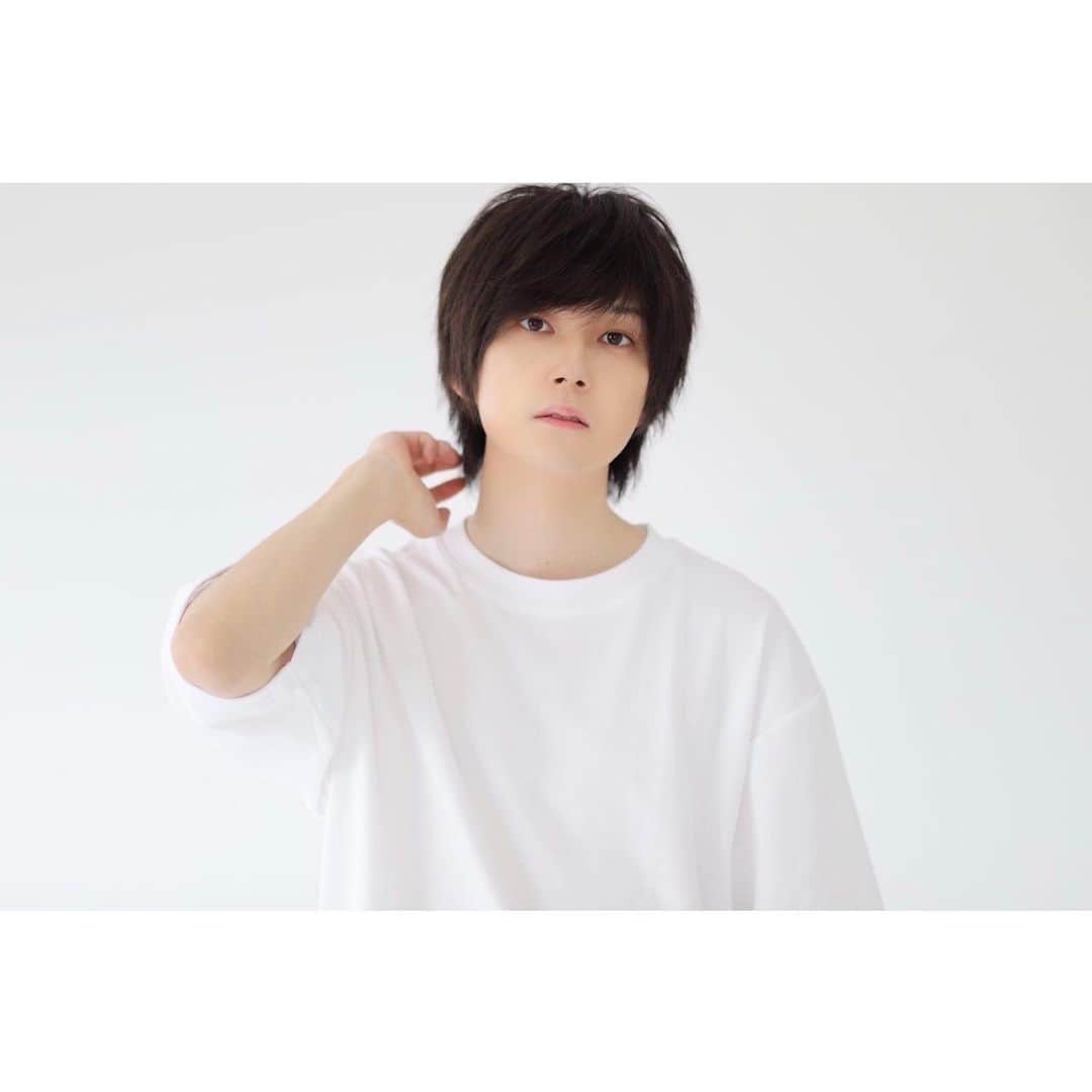 のインスタグラム：「. 新しいアー写です。ご査収ください。 #アー写 #アーティスト写真  #宣材写真 #宣材  #プロフィール写真  #アイコン #写真撮影 #撮影 #ぺゎあ！」
