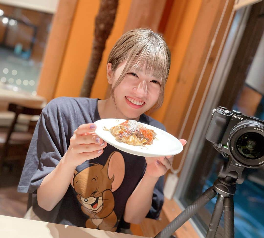 すんのインスタグラム：「構図がちょいと前のハンバーガーと同じすぎた(」