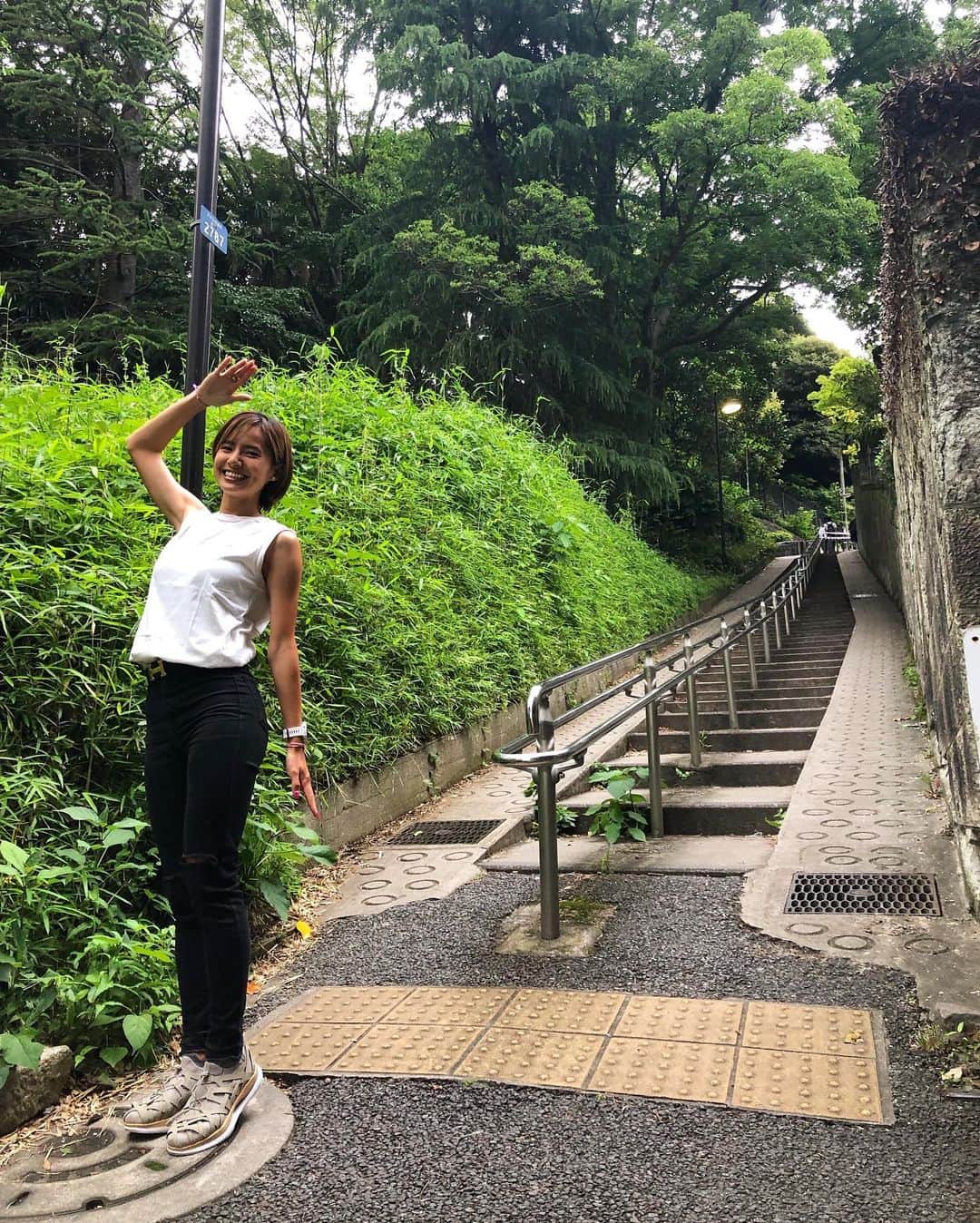 佐野千晃のインスタグラム：「15kmの練習の後、お仕事で坂道ダッシュを何本か、、、﻿ ﻿ 練習以外も走ることが増えてきてとてつもなく嬉しい😆﻿ ﻿ オンエアが近くなったら告知するから楽しみにしててね🤤﻿ ﻿ #run #running #marathon #フルマラソン #マラソン #マラソン女子 #人生自由自在 #走る女子 #ファッション #ウェア #楽しく走る #ランニング #ジョギング #坂道」
