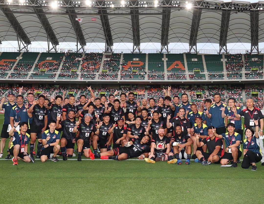 中嶋大希のインスタグラム：「素晴らしいチームでプレーできて いい経験になりました、 また頑張ります。  応援して頂いた方々本当にありがとうございました🚀 #sunwolves  #95年同期  #グリロケ @young_rockets_」