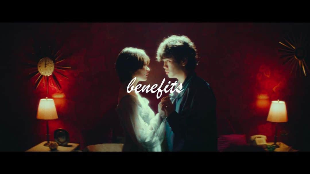 鈴木康介さんのインスタグラム写真 - (鈴木康介Instagram)「benefits / Vaundy @vaundy_engawa  MVに出演させていただきました。 とても素敵な作品になってます！！ 是非ご覧下さい。」6月12日 20時41分 - lespros_kosuke