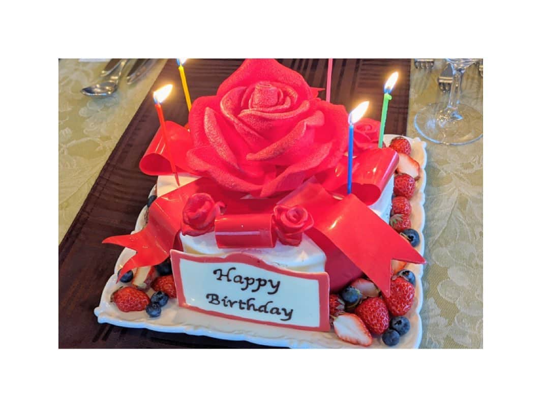 のインスタグラム：「🌹🎂🎀🕯✨❤️ #happybirthday #birthdaycake  #wishyouhave #greatfutures  #🎂✨❤️ #🎀」
