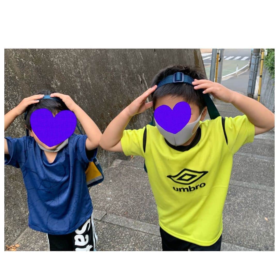 小森純のインスタグラム：「6.12 長男7歳のお誕生日🎂！ ・ あっという間に小学生で、一気に成長した気がする。。 ・ 早いな〜。😭 ・ 小さい頃はママっ子だったのに、今や完全にパパっ子でかなりジェラシー気味。。🙃 ・ とにかく健康第一に成長して欲しいです😭。 ・ ・ happy birthday😊❤️ ・ #7歳のお誕生日 #お誕生日おめでとう  #君の笑顔が大好き #年子兄弟 #サッカー少年⚽️」