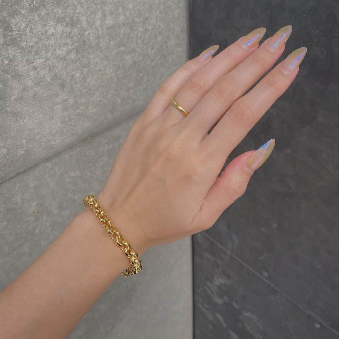 梅村実帆のインスタグラム：「new jewelry🪝 @lauralombardi @mariablackjewellery」