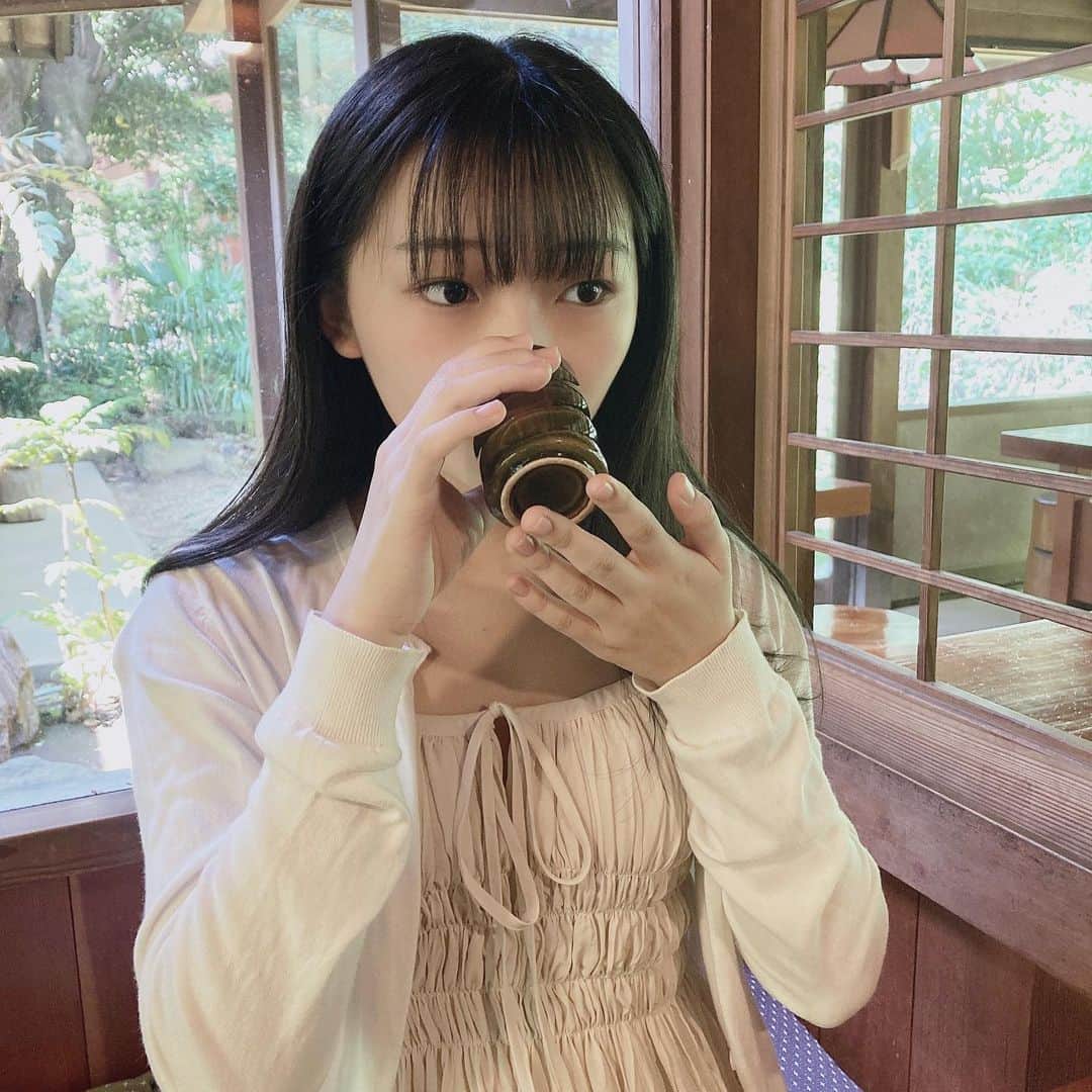 前野えまさんのインスタグラム写真 - (前野えまInstagram)「美味しいお蕎麦と黒蜜寒天🍵 ・ ・ #贅沢な時間 #ランチタイム #甘味処 #家族でご飯 #お蕎麦 #ランチ #黒蜜 #寒天 #甘味 #ほっこり #自然の中で   #lunchtime #soba #lunch #familytime  #followme #tagsforlikes #tflers #tagsforlikesapp #actress #actor #girl #photography #portrait #portraitphotography #daily_phot_jpn #japan_daytime_view」6月13日 12時31分 - maeno_ema