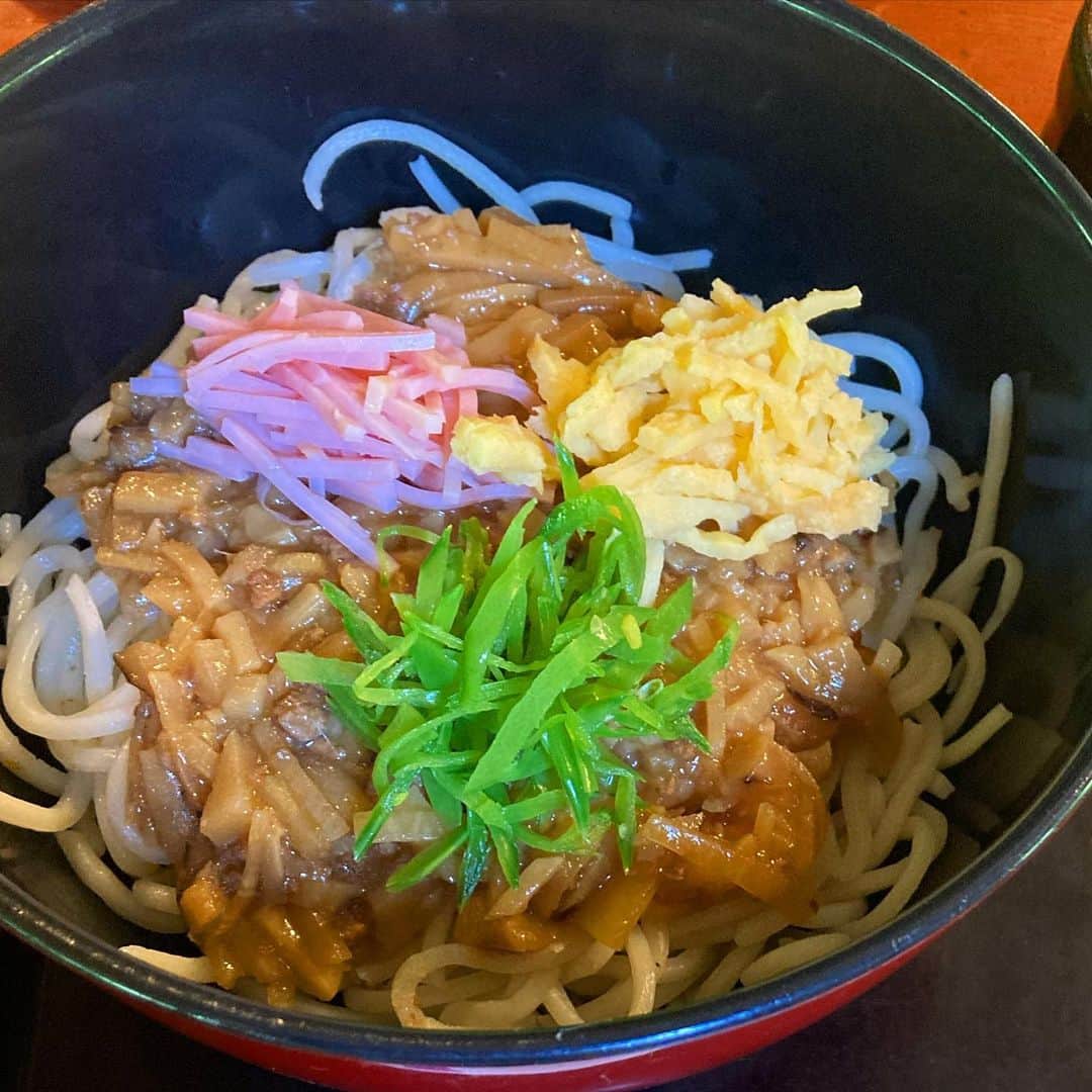 前野えまさんのインスタグラム写真 - (前野えまInstagram)「美味しいお蕎麦と黒蜜寒天🍵 ・ ・ #贅沢な時間 #ランチタイム #甘味処 #家族でご飯 #お蕎麦 #ランチ #黒蜜 #寒天 #甘味 #ほっこり #自然の中で   #lunchtime #soba #lunch #familytime  #followme #tagsforlikes #tflers #tagsforlikesapp #actress #actor #girl #photography #portrait #portraitphotography #daily_phot_jpn #japan_daytime_view」6月13日 12時31分 - maeno_ema