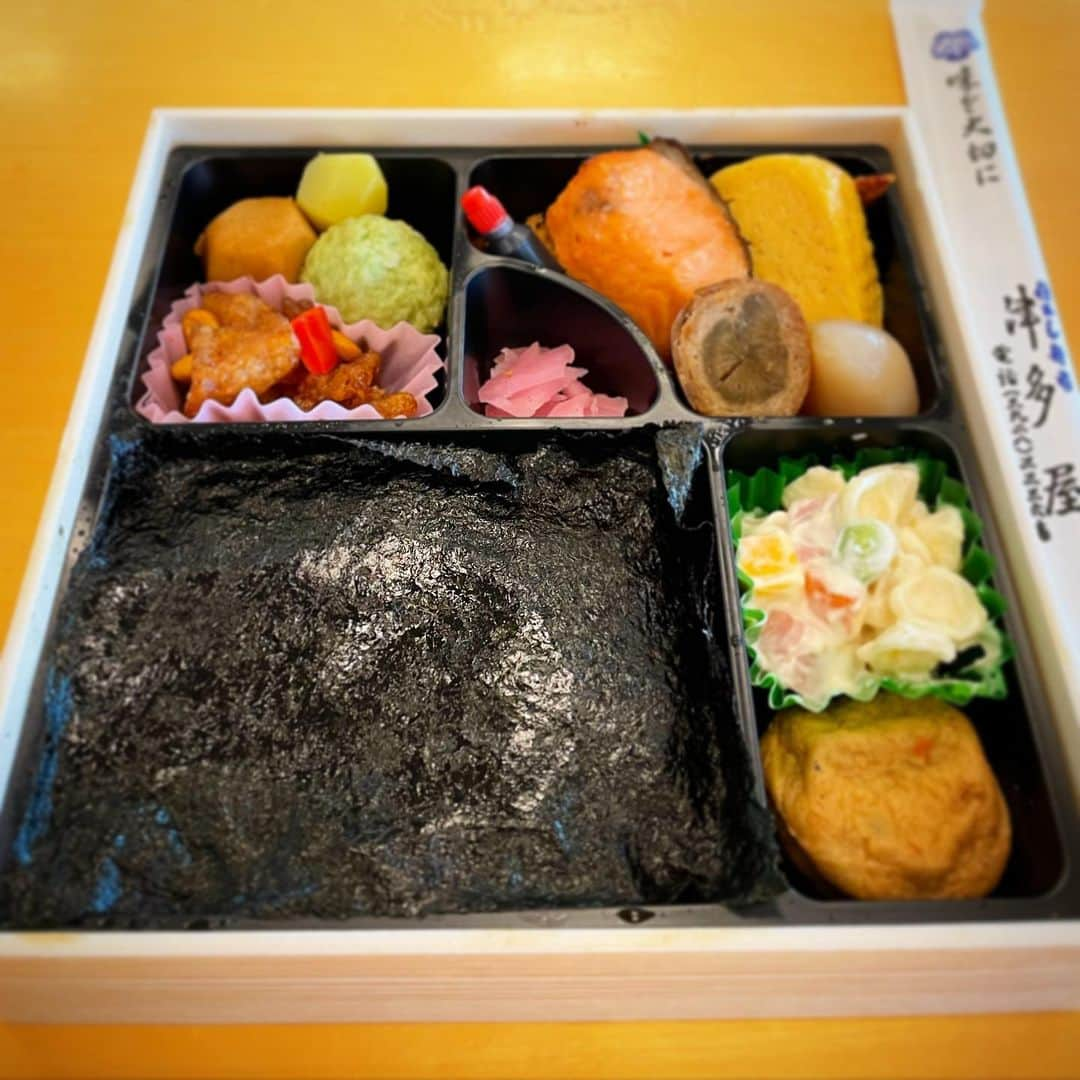 木村ひさしさんのインスタグラム写真 - (木村ひさしInstagram)「最高のおっさんの昼ごはん。 津多屋 美味しいお弁当をありがとう😀 #最高のおっさんのロケ弁当  #2021チャレンジ第二弾  #津多屋」6月13日 12時53分 - kimura.hisashi