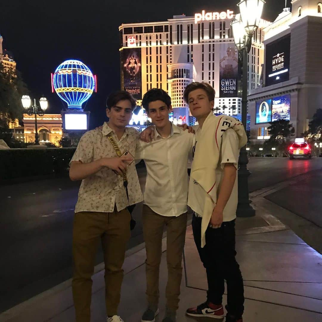 デヴィッド・マズーズさんのインスタグラム写真 - (デヴィッド・マズーズInstagram)「Vegas baby vegas!」6月13日 7時56分 - davidamazouz