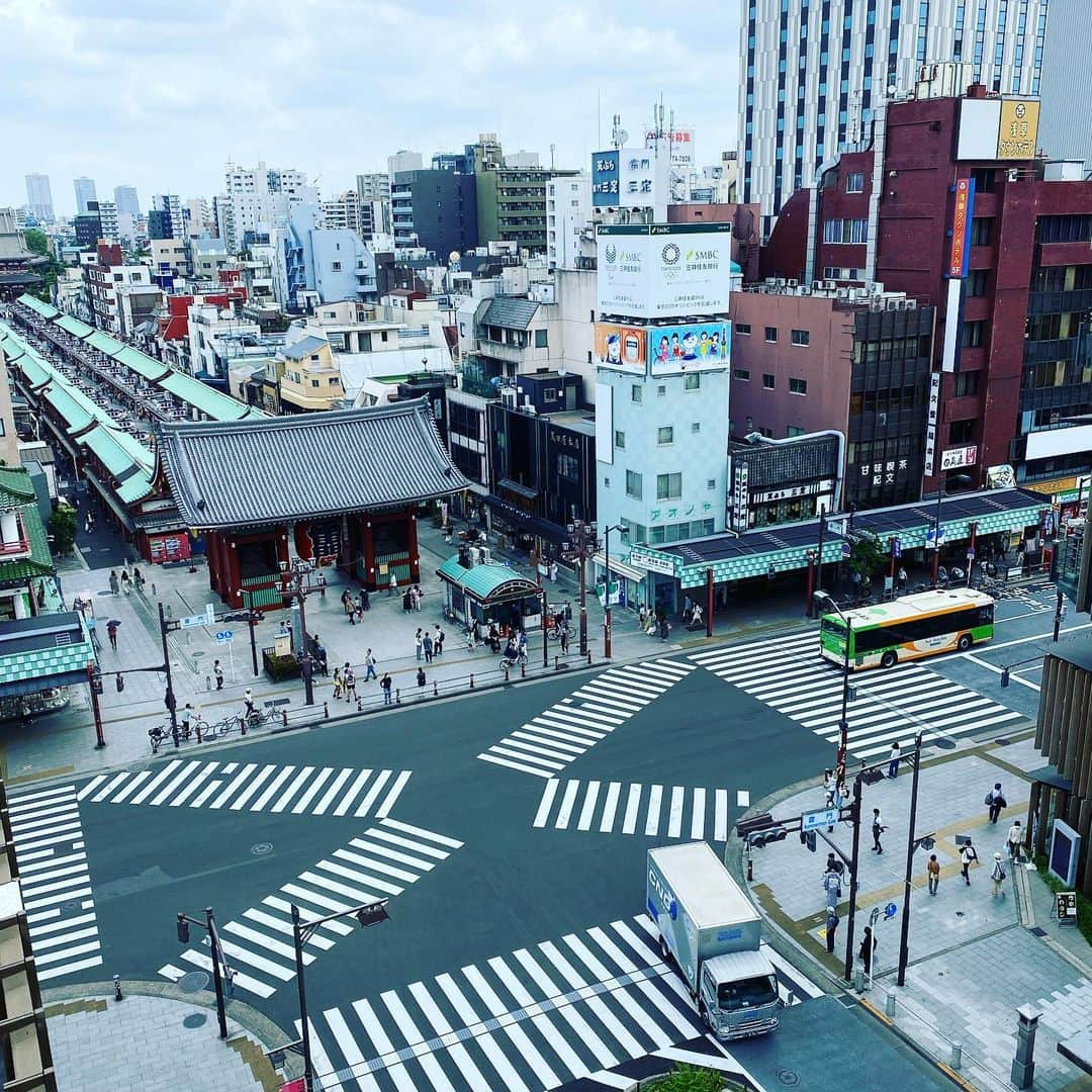 山内圭哉さんのインスタグラム写真 - (山内圭哉Instagram)「新ロイヤル大衆舎YouTubeライブ、最終日です。 今日は、こんなところまで来ました。 11時と14:30と18時から。 YouTubeの新ロイヤル大衆舎チャンネルにて。」6月13日 10時29分 - yamauchi_takaya