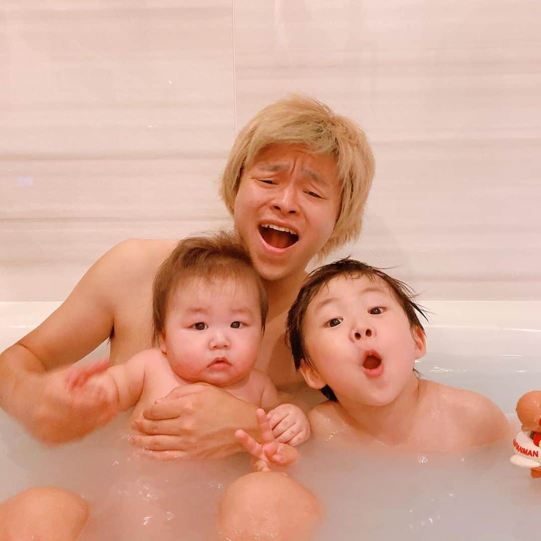 あやなんさんのインスタグラム写真 - (あやなんInstagram)「仲良くお風呂☺️🛁」6月13日 21時39分 - ayachan_0619