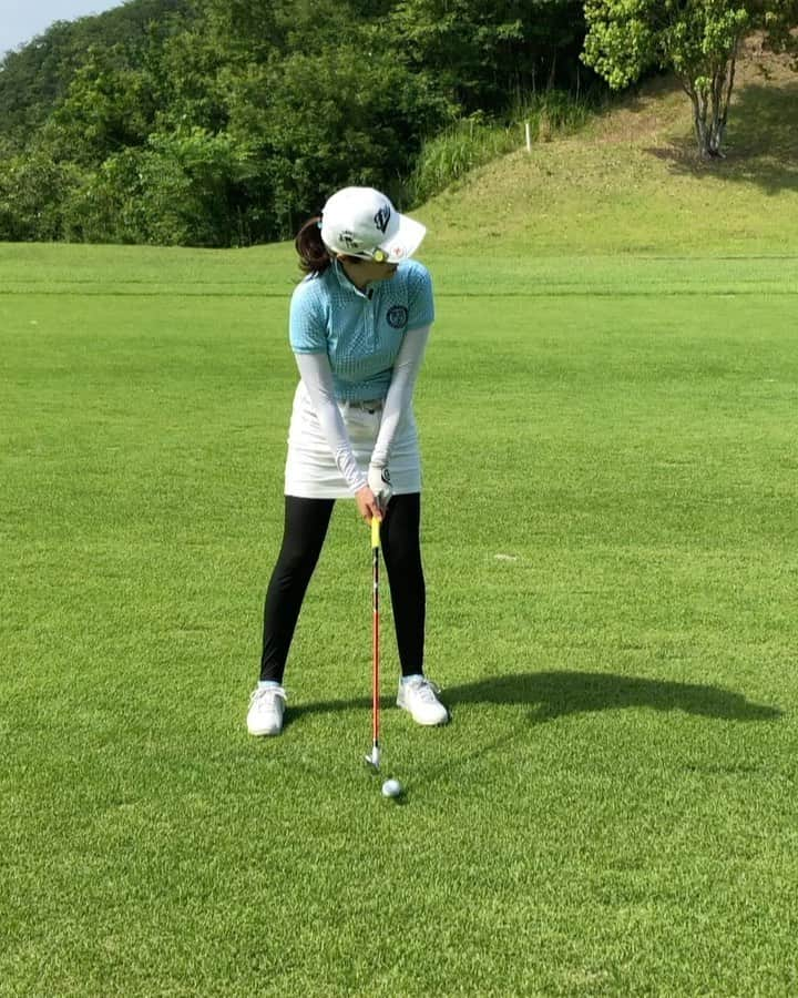 佐藤のぞみのインスタグラム：「仙台も芝の密度上がってきたよ🌳  #PW #golf#ゴルフ #ゴルフスイング #ゴルフ女子#ママゴルファー #仙台ゴルフ #filagolf#⛳️ #ラフ#ニラ#パッツン#って感じの芝」