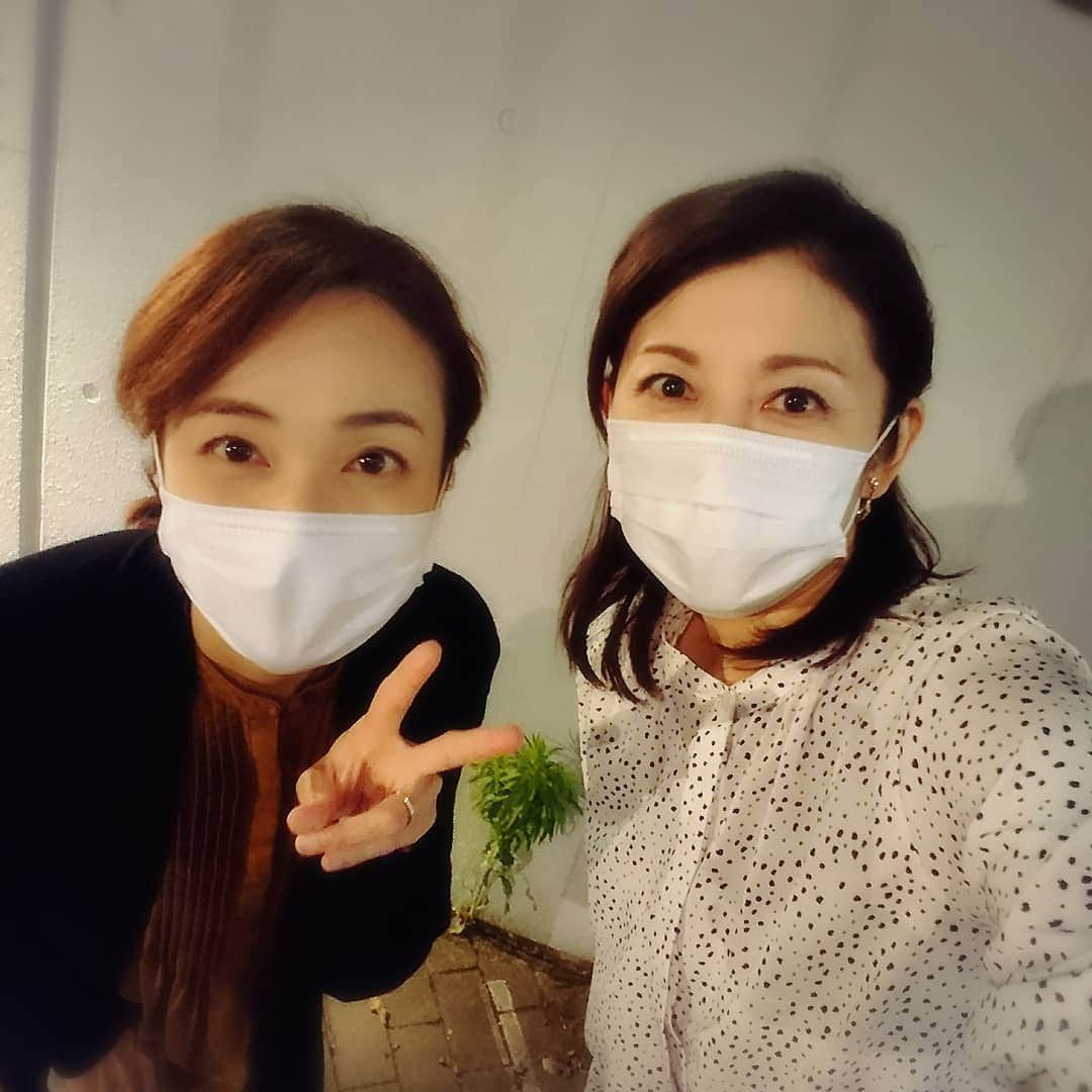 中田有紀さんのインスタグラム写真 - (中田有紀Instagram)「松岡洋子ちゃん😊 変わりなく元気です🎶 少しの時間だけど会いました❣️ #久しぶりの2ショット」6月13日 21時53分 - akinakada0508