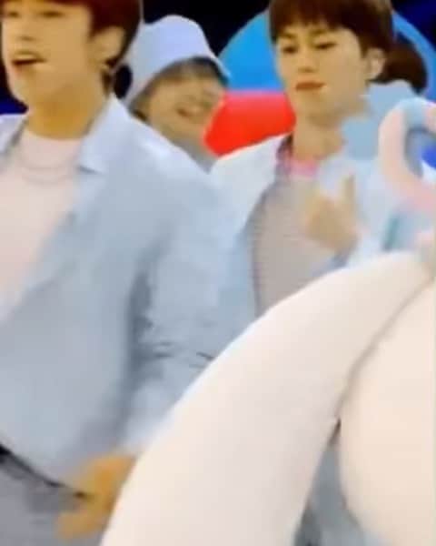 木全翔也のインスタグラム：「エッホエッホ🏃‍♂️ ペロｯ ニィッ😬 #木全翔也 #kimatasyoya #jo1」