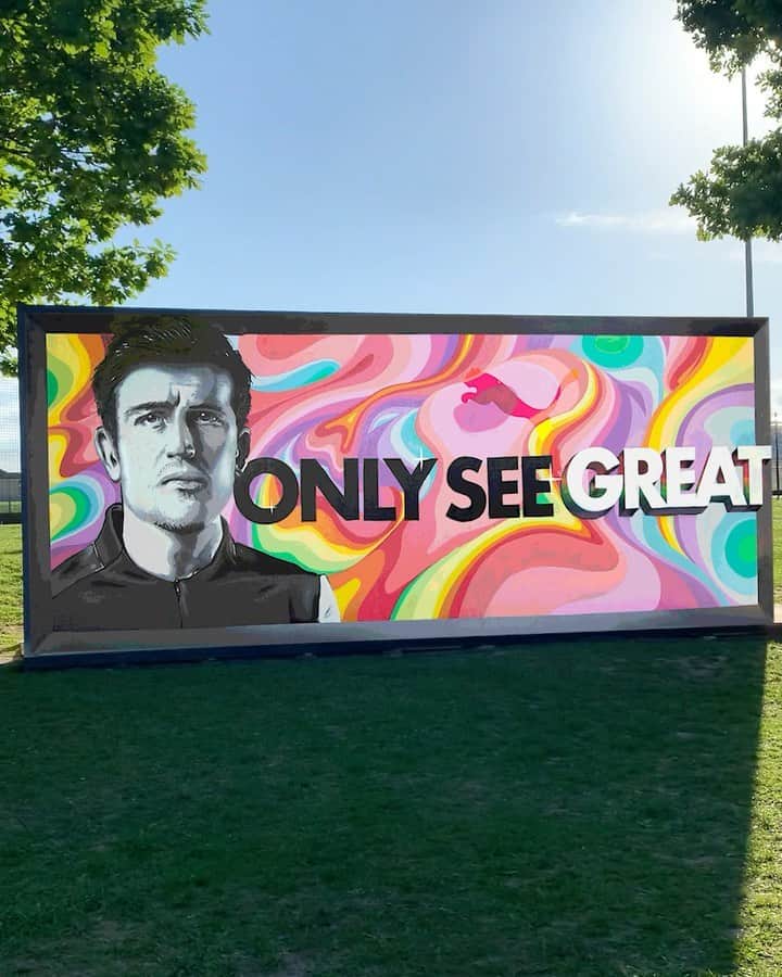PUMA Footballのインスタグラム：「Now, the streets won’t forget 💥  Amazing artwork from @insa_gram ft. @harrymaguire93 #OnlySeeGreat」
