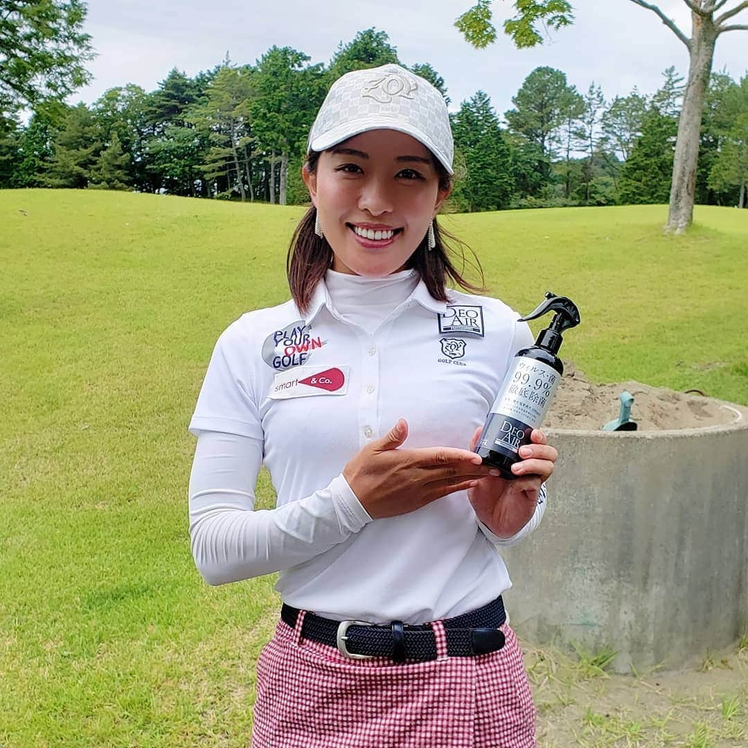 小澤美奈瀬さんのインスタグラム写真 - (小澤美奈瀬Instagram)「500c⛳も徹底除菌｢DEOAIR｣さまのスプレーがカートやテラスに設置されていました😊💕 安心してゴルフができて嬉しいです😊🌸 ファイブハンドレッドクラブのシンボルマークは三光鳥という静岡県の県鳥なんです🐦｢月日星(ツキヒホシ)ホイホイホイ｣と鳴くことから三光鳥(3つの光)と名付けられたそうですよ😊キャディさん教えてくださってありがとうございます😍素敵な歴史を学ぶことが出来ました😊✨ 素晴らしいコースコンディションで景色も優雅に楽しめて１日があっという間でしたよ😊💕  #500c #ファイブハンドレッドクラブ  #ゴルフ #DEOAIR #ZOY #スマートホールディングス株式会社 #練習ラウンド #静岡県 #三光鳥」6月13日 18時20分 - i_am_minase