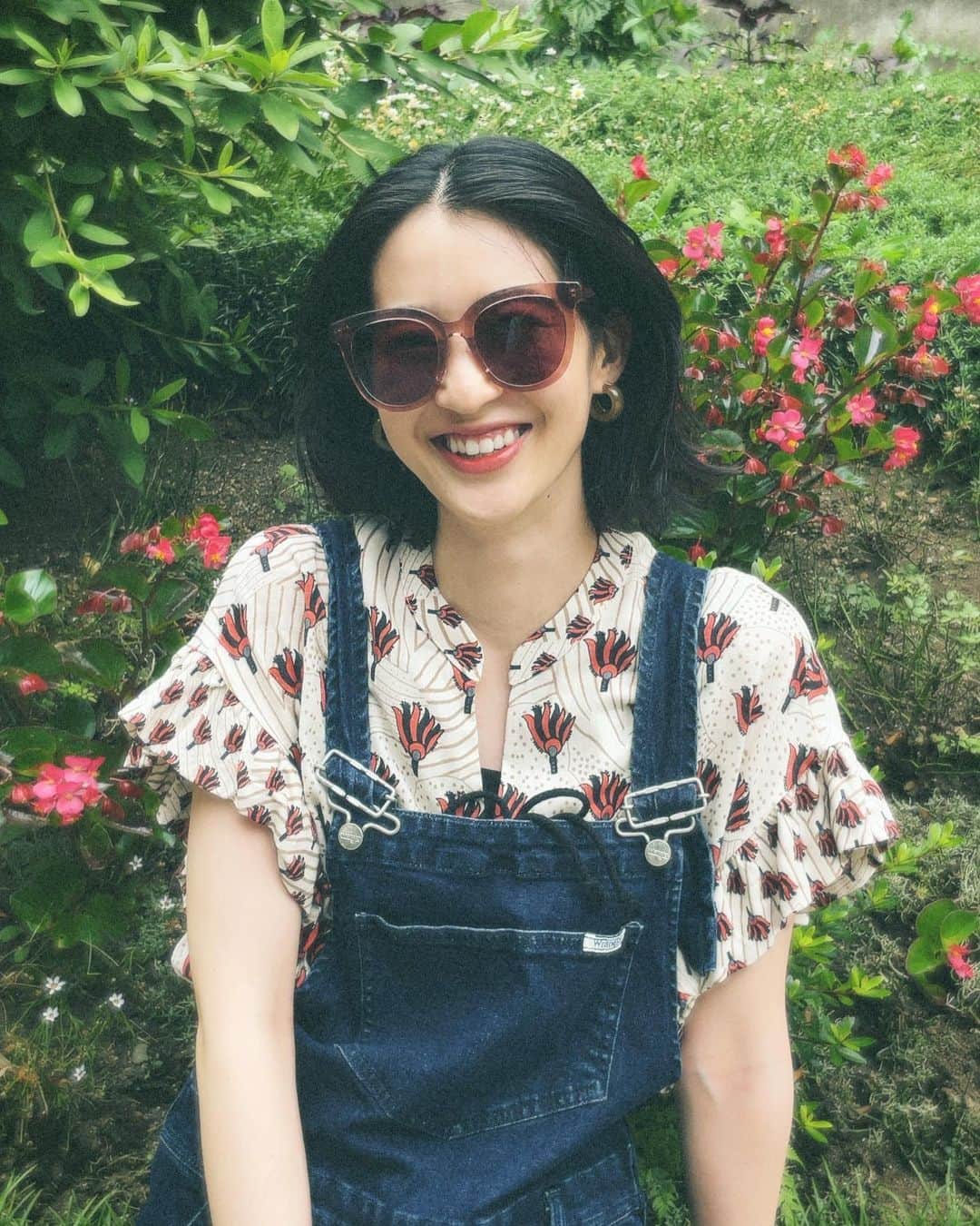 青野楓のインスタグラム：「誰もいない公園ではしゃぐ28歳🤟  #kaede626style #zoff#オットダム#ottodame #ファッション#コーデ#fashion#ootd#outfit」