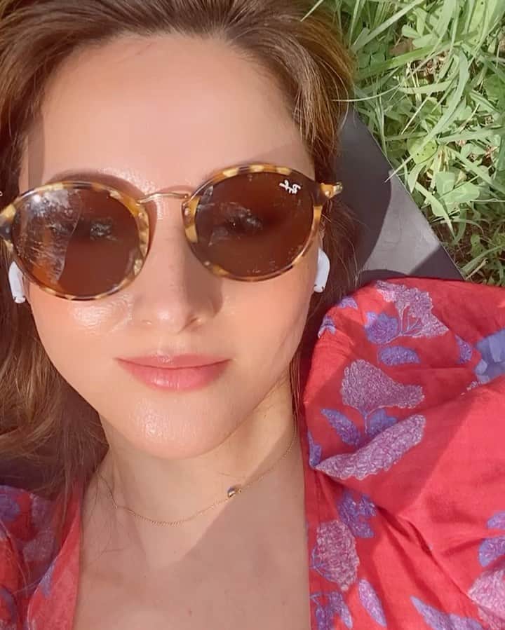 橋本麗香のインスタグラム：「peace🌈  本当に必要な物はとてもシンプルだと💚  自分が笑顔になれる事だけで完了💖」