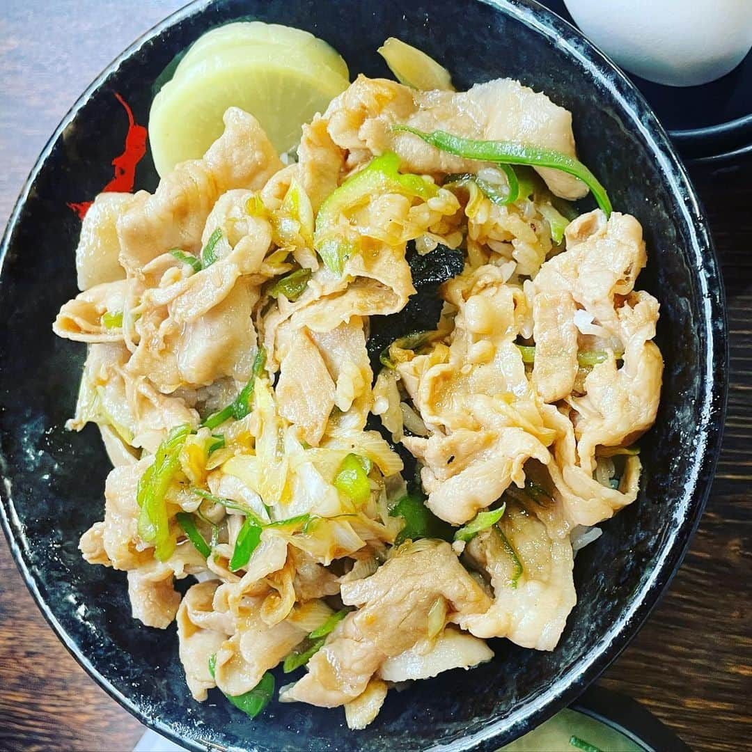 田中卓志さんのインスタグラム写真 - (田中卓志Instagram)「伝説のすた丼食べました！！  #アンガールズ #すた丼」6月13日 22時47分 - ungirls_tanaka