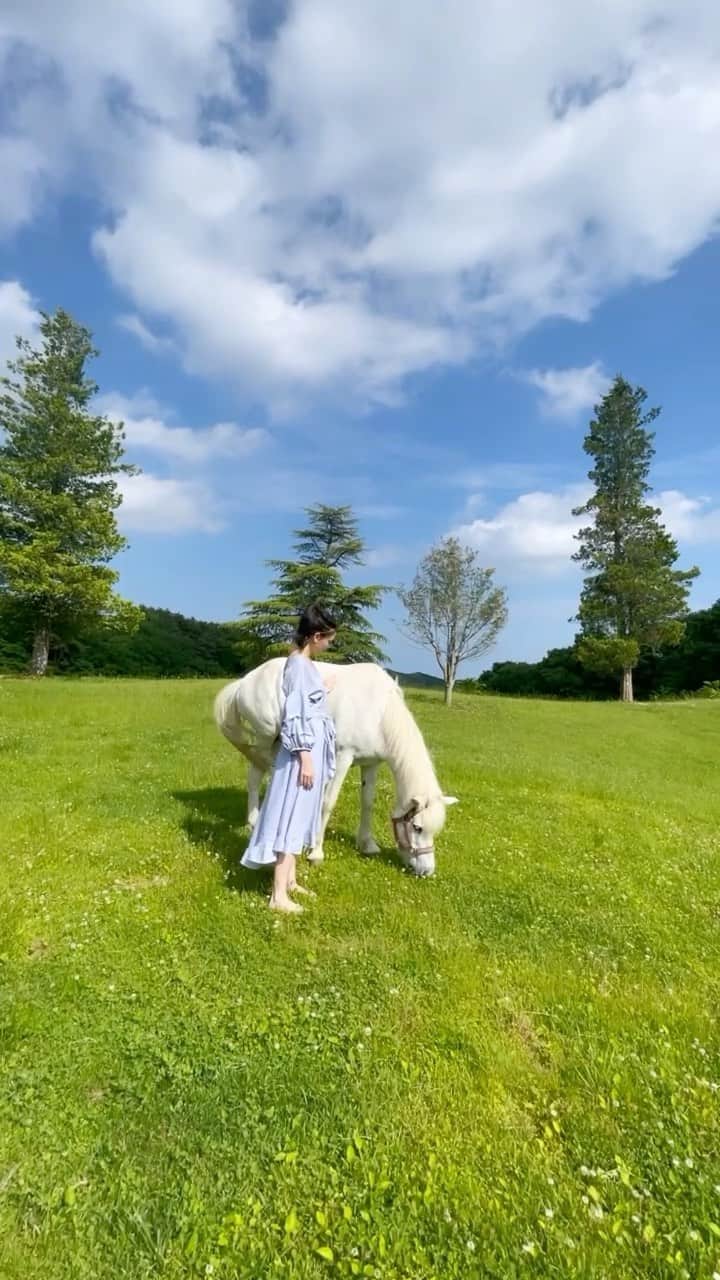 ダンシーシャノン美沙のインスタグラム：「Our planet is beautiful .Love more, feel more, listen more 🦋💫Be kind to others. Be kind to yourself. Don’t forget that you are love ❤️ Everything is miracle.🤩   @amamu_official」