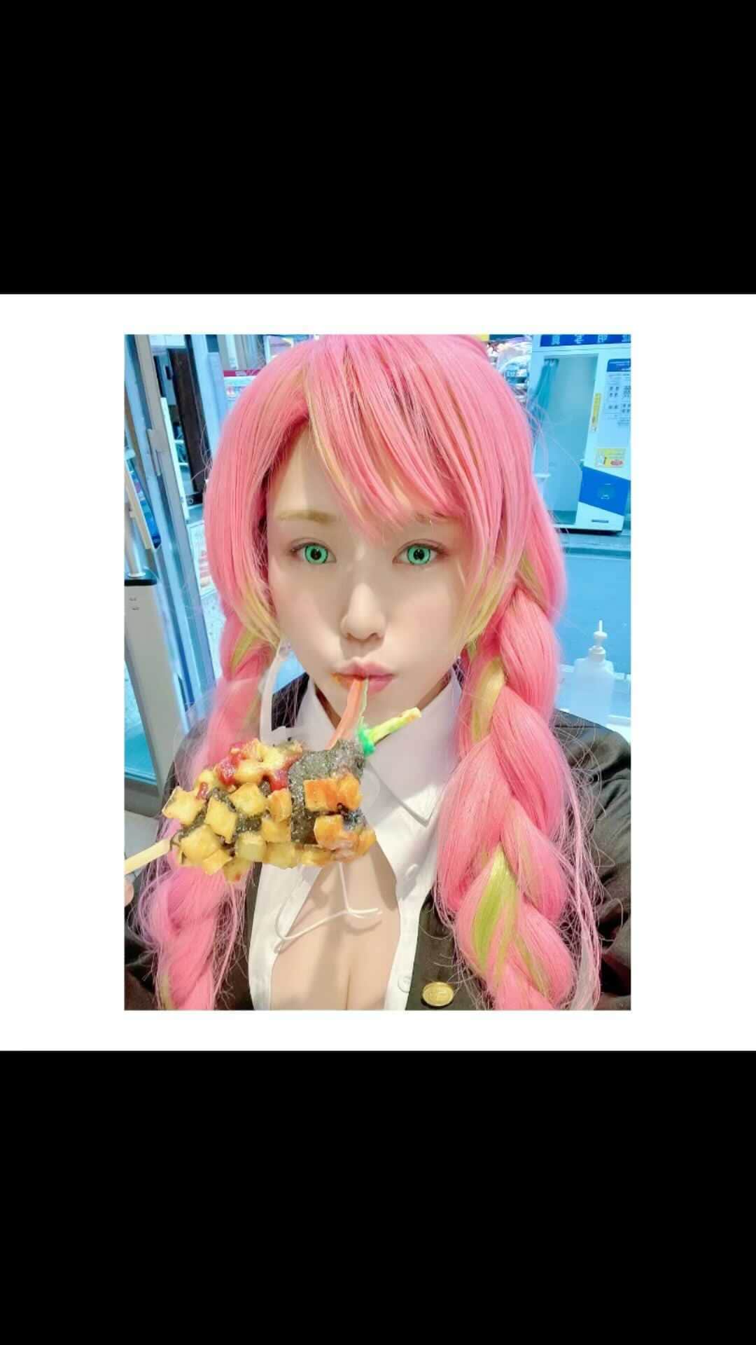 北内みさとのインスタグラム：「今週もアップできずすみません！ 決まり次第ご報告させてください！  【次回予告・蜜璃もぐもぐたいむ 超有名YouTuberと 新大久保へ✨👑】  #コスプレ  #コスプレ イヤー #コスプレ女子 #cosplay #cosplayer #鬼滅の刃 #甘露寺蜜璃 #食レポ  #グルメ #新大久保 #レバたん #レバたんチャンネル #YouTube #底辺youtuber #底辺コスプレイヤー #japanesegirl #girl #beauty #followｍe」