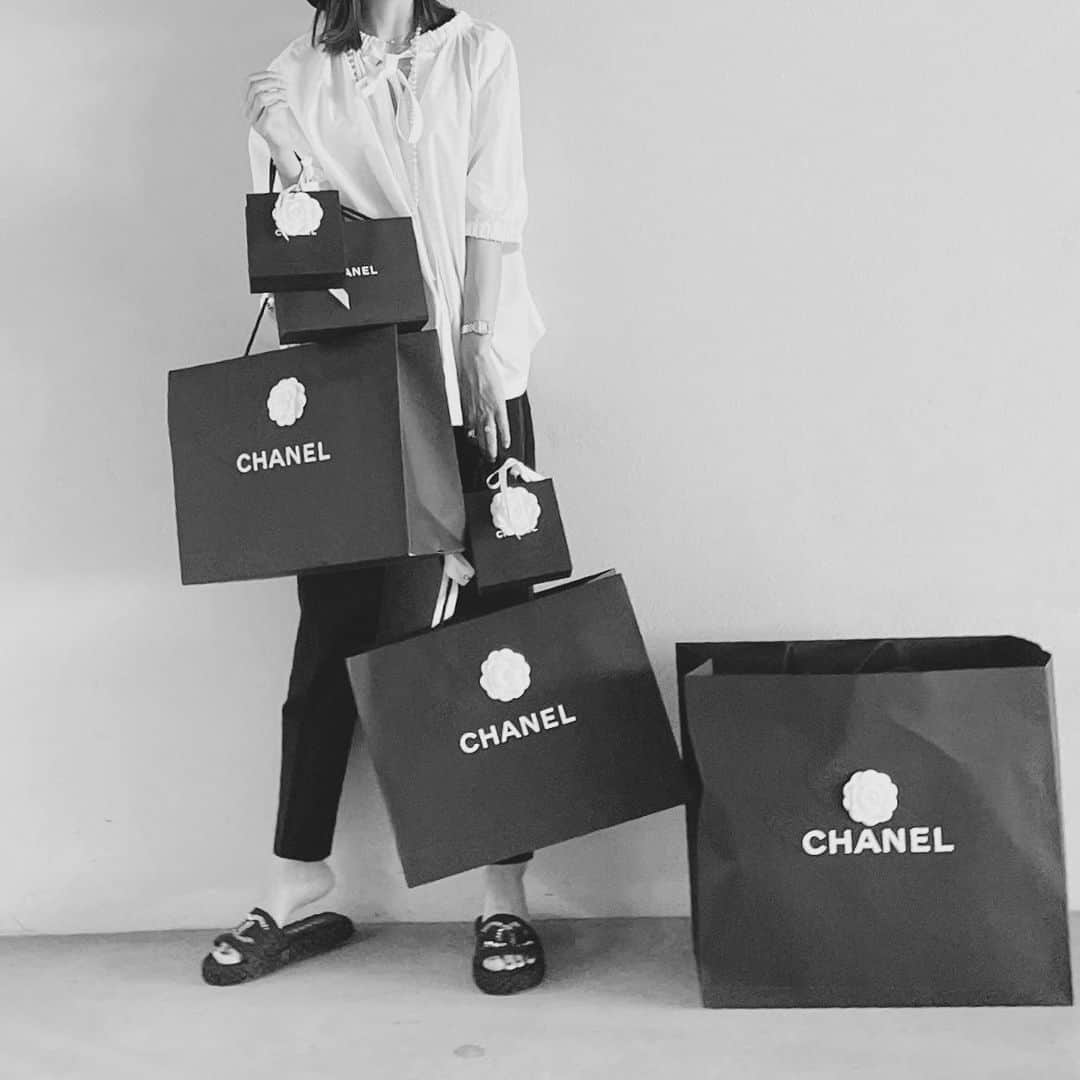 堀江直美さんのインスタグラム写真 - (堀江直美Instagram)「🤍🖤🤍  #chanel #chanellover」6月14日 15時56分 - naomiiiiiiiiiiii