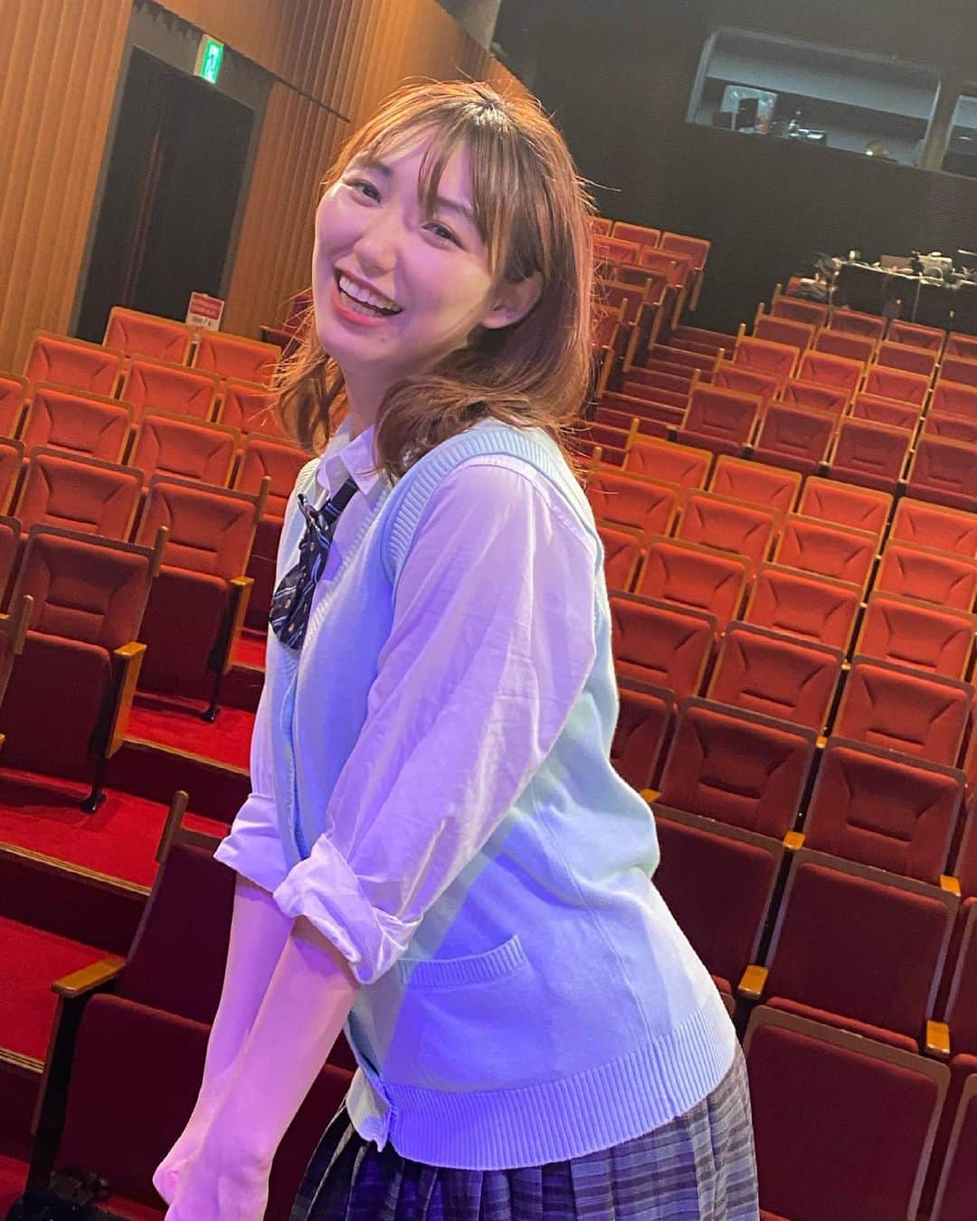 新田ゆうさんのインスタグラム写真 - (新田ゆうInstagram)「舞台【ガスマスクの伊藤さん。2】 見にきてくれた方、配信をご覧になった方ありがとうございました🙇‍♀️  オムニバス形式で1話の強羅れいこ、2話の脇上さんと全然違う役でとても楽しかったです🥳  悪女役って楽しい！！！！  演技たくさん学べたし、なによりも現場が楽しかったです。栞那ちゃんと毎日お腹捩れるほど爆笑してたせいで腹筋ついた😹天秤座だらけなのでその時期に再演したいな〜笑  私も伊藤さんにお願い事したいいい✨ #ガスマスクの伊藤さん」6月14日 17時03分 - yuu_nitta1018