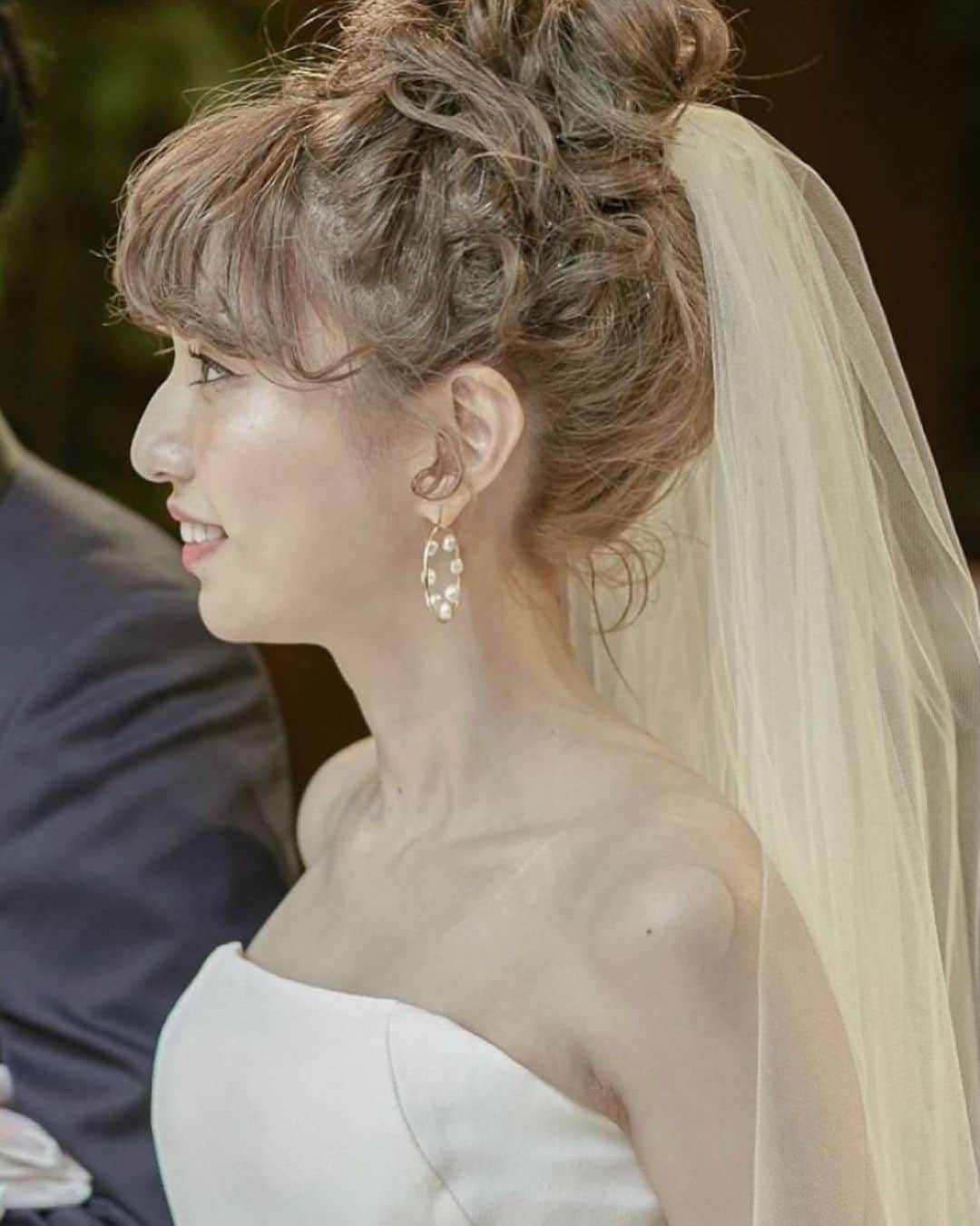 土田瑠美さんのインスタグラム写真 - (土田瑠美Instagram)「高さのあるヘアも可愛かったなぁ🥰  #weddinghair」6月14日 9時45分 - ru0711