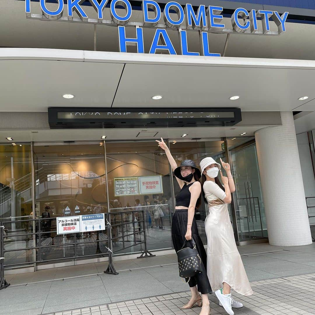 Ruuさんのインスタグラム写真 - (RuuInstagram)「6/10〜14「AKB48 THE AUDISHOW 」 @ TOKYO DOME CITY HALL  7公演のステージング/演出を担当させて頂きました！  1月に行われる予定だったLIVE演出を初めて担当させて頂いてたのですが中止になってしまい今回リベンジできたLIVE。 AKB48に関わらせて頂き約10年、仲間に助けられ、可愛いメンバーにパワー貰いステージングさせて頂きとても濃い時間を過ごせました！   @akb48 のみんな、fabulousな仲間達、関係者の皆様、有難う ございました☺️💕　  💗 @akiho_fabuloussisters @kana_fabuloussisters  @kurumi_fabuloussisters @nene_fabuloussisters @momo_fabuloussisters @yuka_fabuloussisters @momoha_0814 @miyu_fabuloussisters @kohaku_fabuloussisters」6月14日 10時47分 - ruufabulous