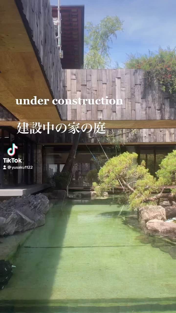 前澤友作のインスタグラム：「建設中の家の庭。 garden of my house under construction.」
