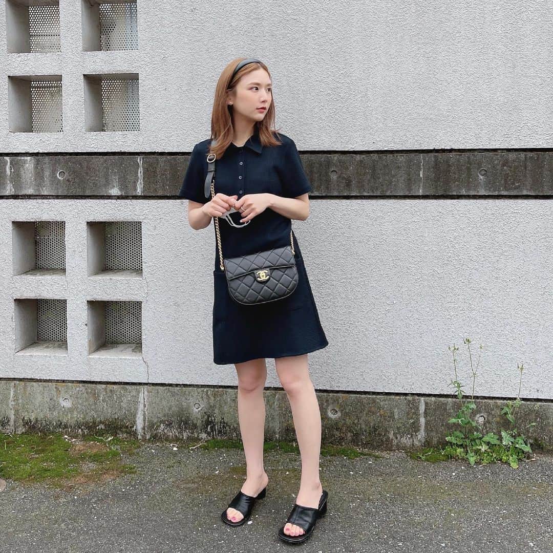 ひよんのインスタグラム：「👗💓 ㅤㅤㅤㅤㅤㅤㅤㅤㅤㅤㅤㅤㅤ この日は良い子ちゃん風🥸❤️笑 ●ワンピース @zara  ●バッグ @chanelofficial  ●くつ @9unq.official  ●カチューシャ @unitedarrows_official  ㅤㅤㅤㅤㅤㅤㅤㅤㅤㅤㅤㅤㅤ #ひよん #ひよん服」