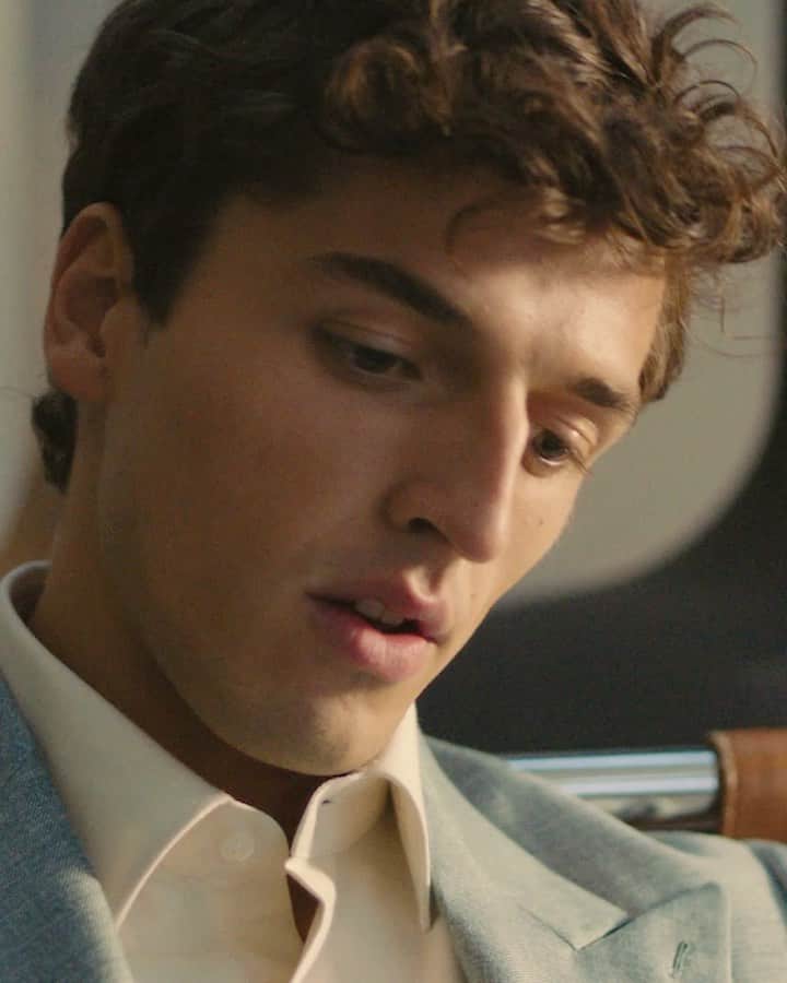 カナーリのインスタグラム：「A solemn gaze of a man who sketches and looks at the finest details. #Canali1934 #CanaliSS21 #DrivenByImagination」