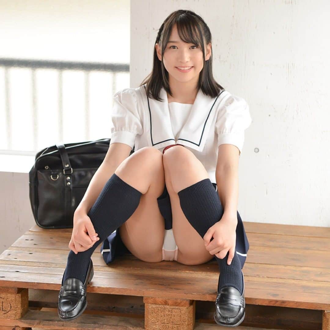 ラブポップ　制服パンチラ ラブポップグラビアさんのインスタグラム写真 - (ラブポップグラビアInstagram)「#ラブポップ #ラブポップグラビア #lovepop  #コスプレイヤー #コスプレ #インスタグラビア #photo #cosplay #japanesegirl #seifuku #美少女  #gravure #gravureidol #gravuremodel ...