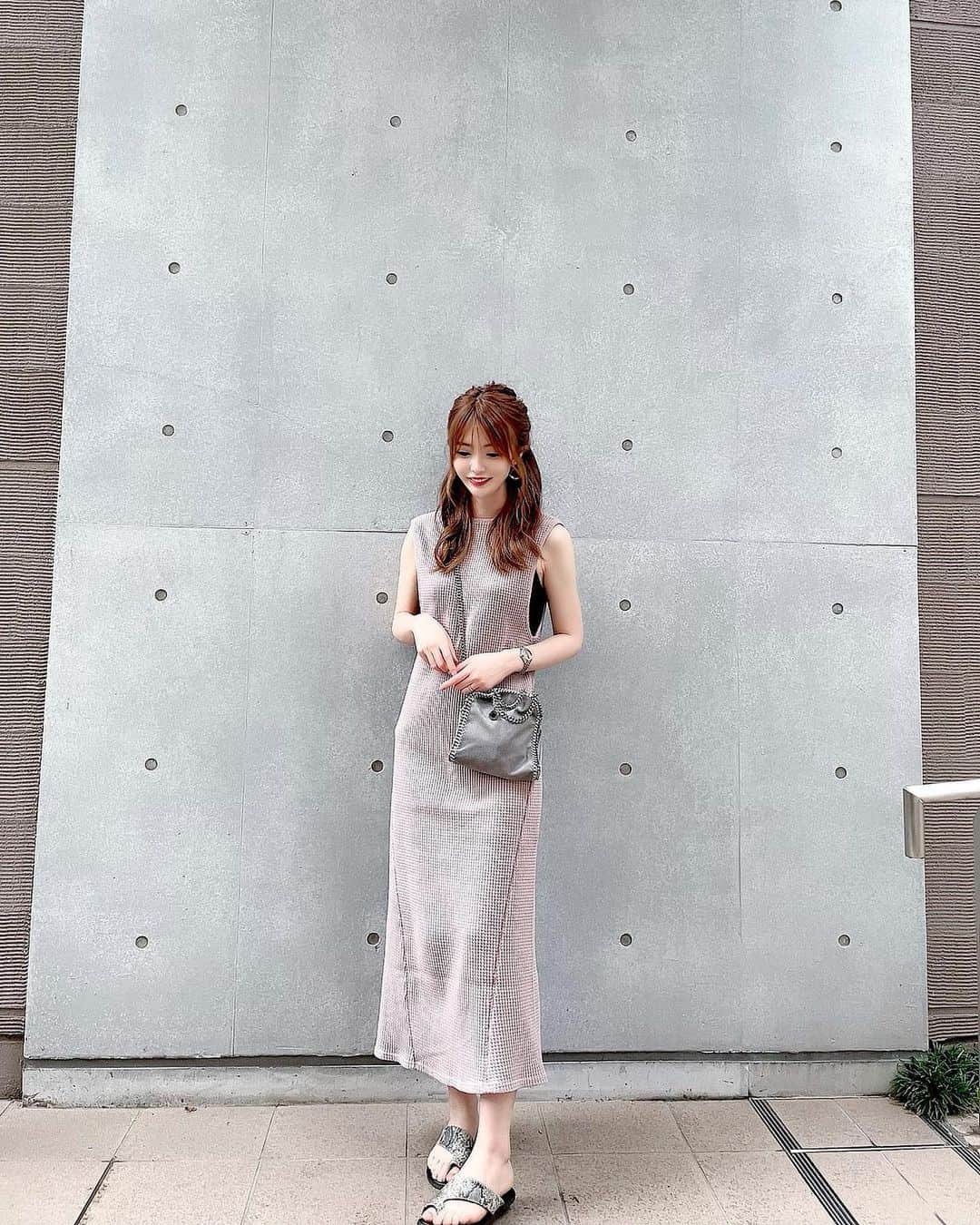 優月美羽さんのインスタグラム写真 - (優月美羽Instagram)「天気の差が激しい☔☁  今日のお洋服は @tothesea_hawaii のワンピ💕 色味もシルエットも完璧なワンピース😽❤️ 着痩せするしかわいいい✌💕  #totheseahawaii #tothesea #リゾートコーデ #Resortnista　#ワンピースコーデ #イエベ春」6月14日 20時13分 - miu.yuzuki