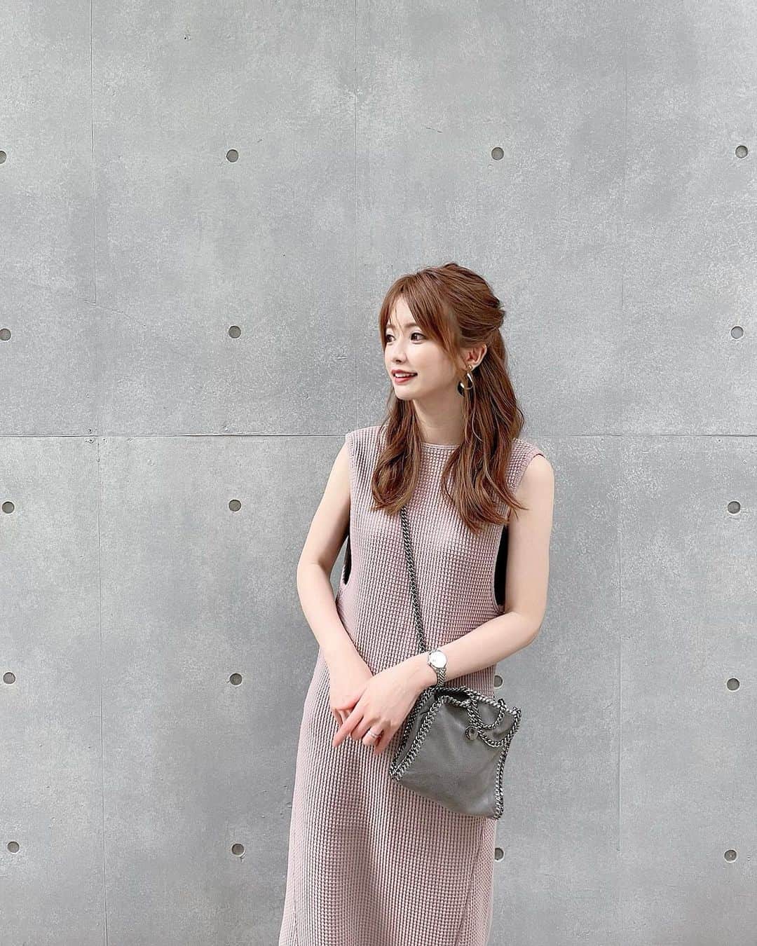 優月美羽さんのインスタグラム写真 - (優月美羽Instagram)「天気の差が激しい☔☁  今日のお洋服は @tothesea_hawaii のワンピ💕 色味もシルエットも完璧なワンピース😽❤️ 着痩せするしかわいいい✌💕  #totheseahawaii #tothesea #リゾートコーデ #Resortnista　#ワンピースコーデ #イエベ春」6月14日 20時13分 - miu.yuzuki